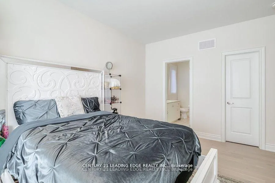 Photo 31 of 77 Terravista Crescent, Vaughan, Vellore Village — HOMEH