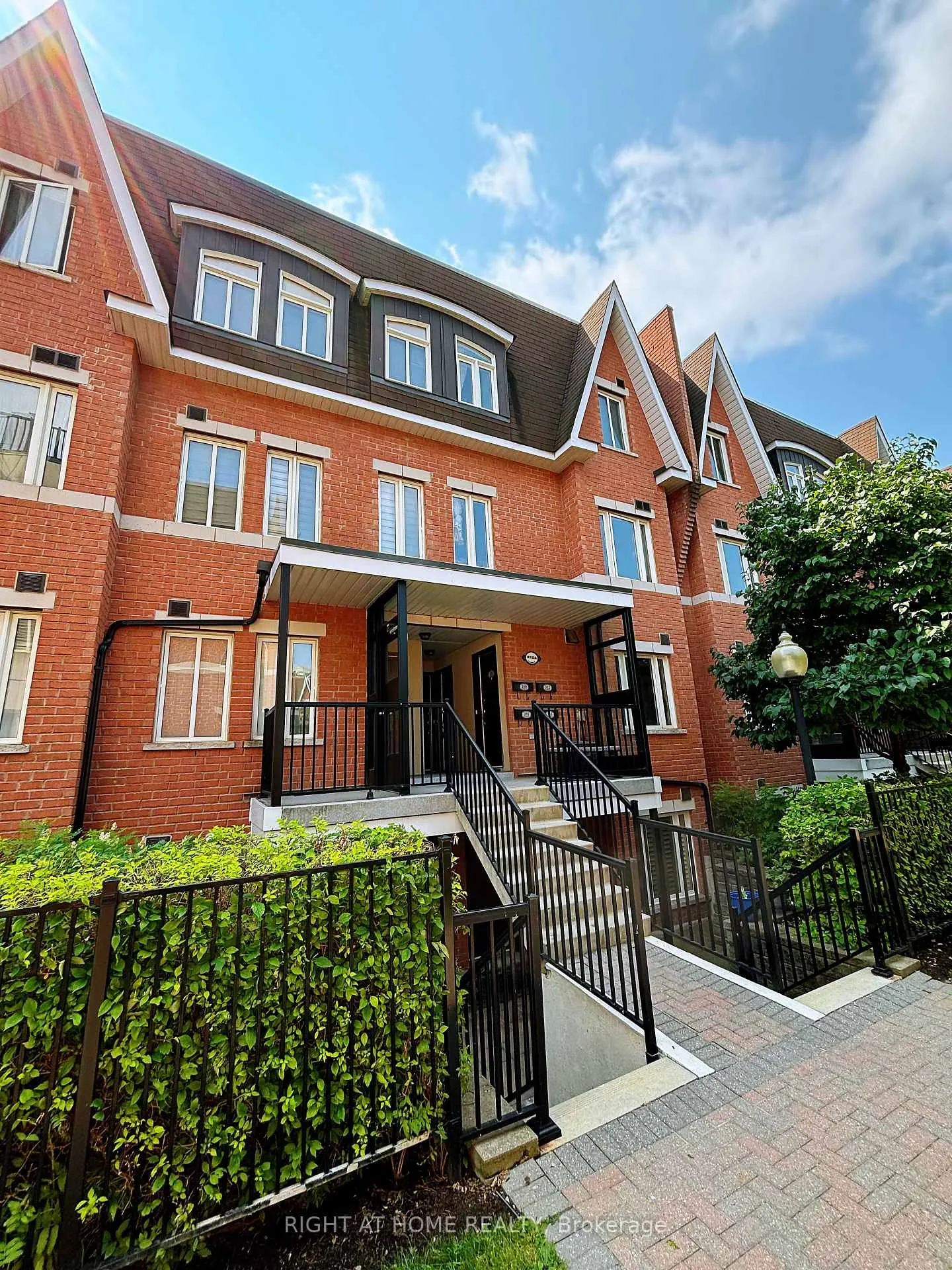 Photo 1 of Unit 351, 312 John Street, Markham, Aileen-Willowbrook — HOMEH