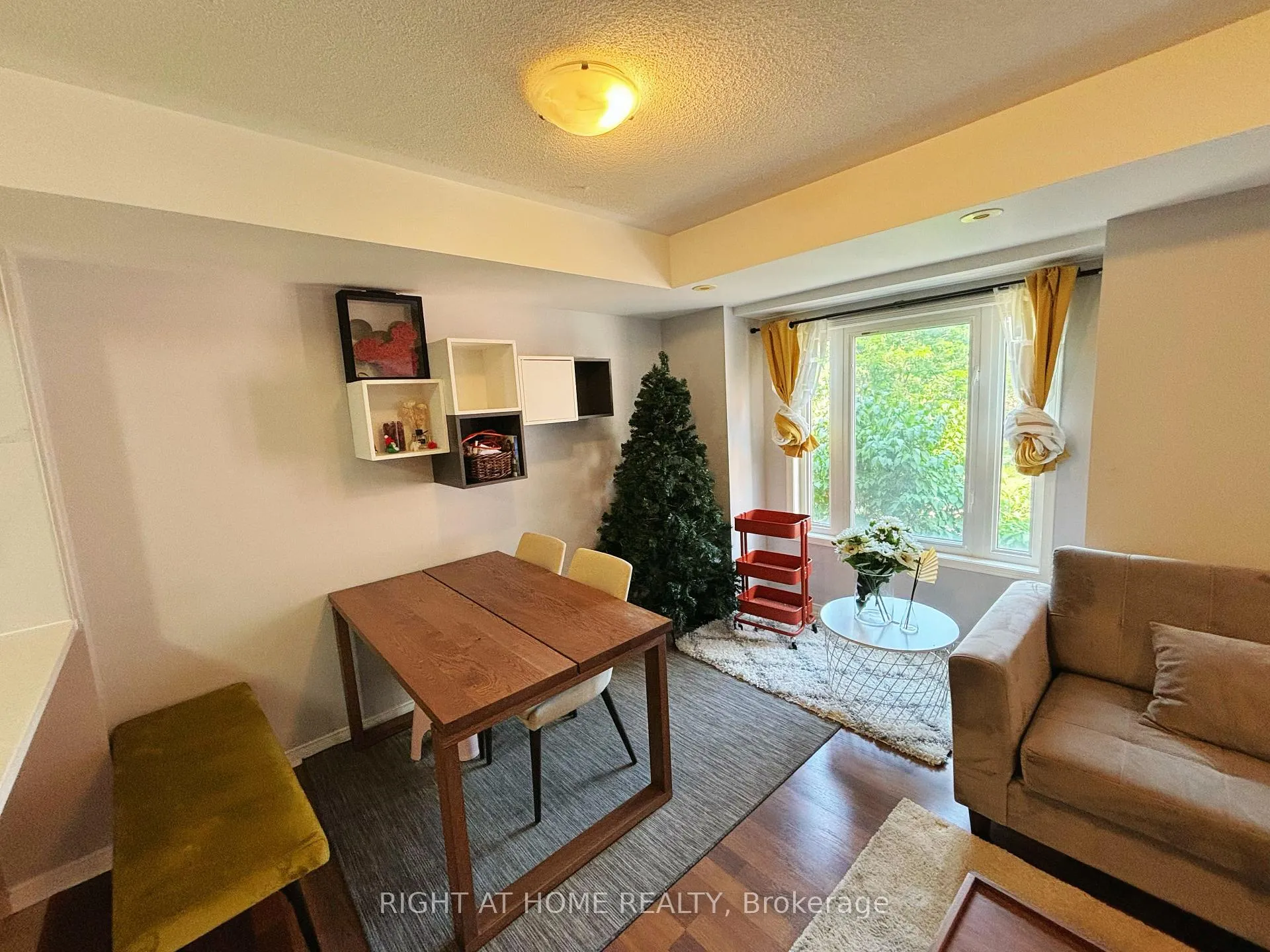 Photo 3 of Unit 351, 312 John Street, Markham, Aileen-Willowbrook — HOMEH