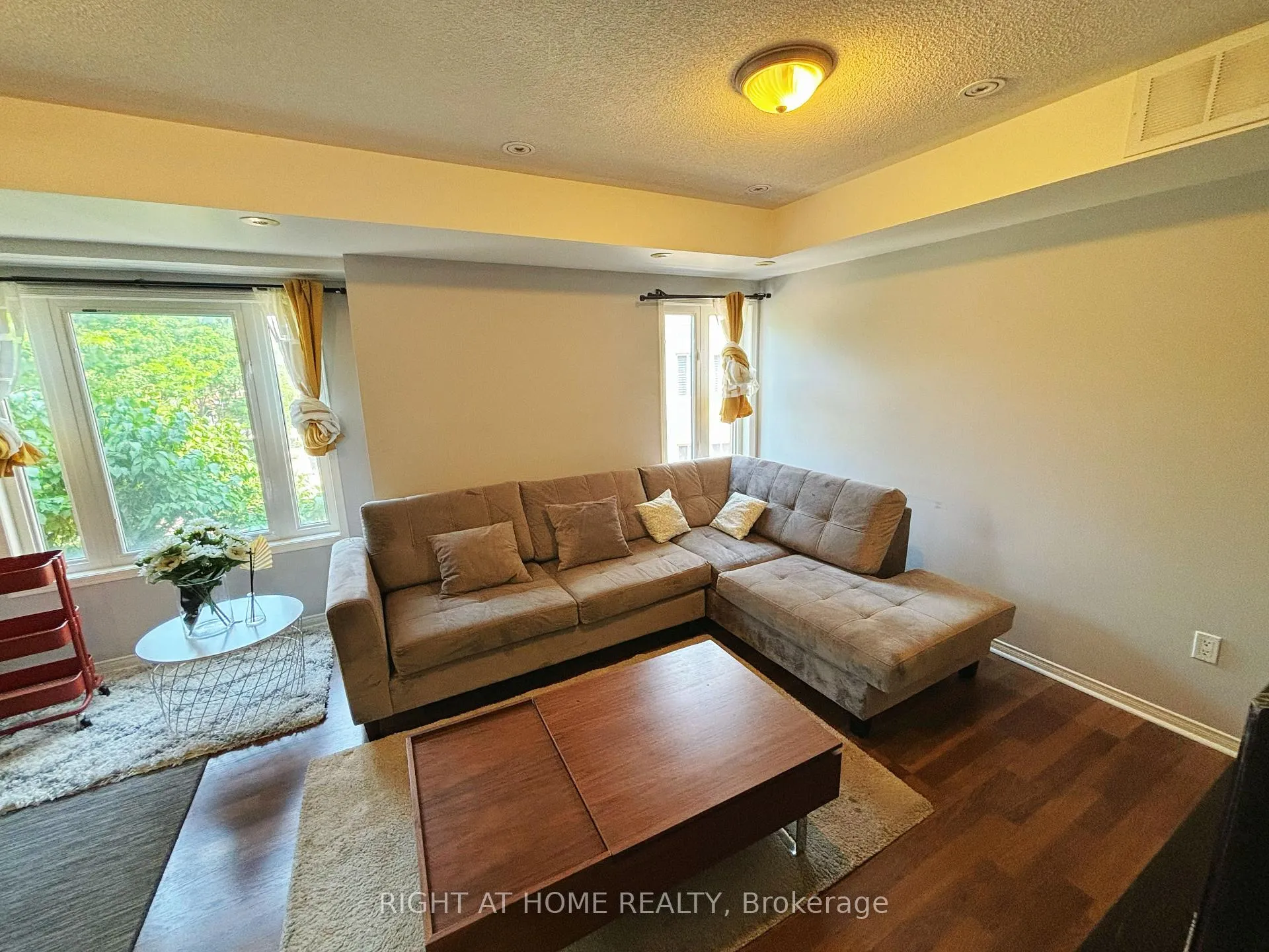 Photo 4 of Unit 351, 312 John Street, Markham, Aileen-Willowbrook — HOMEH
