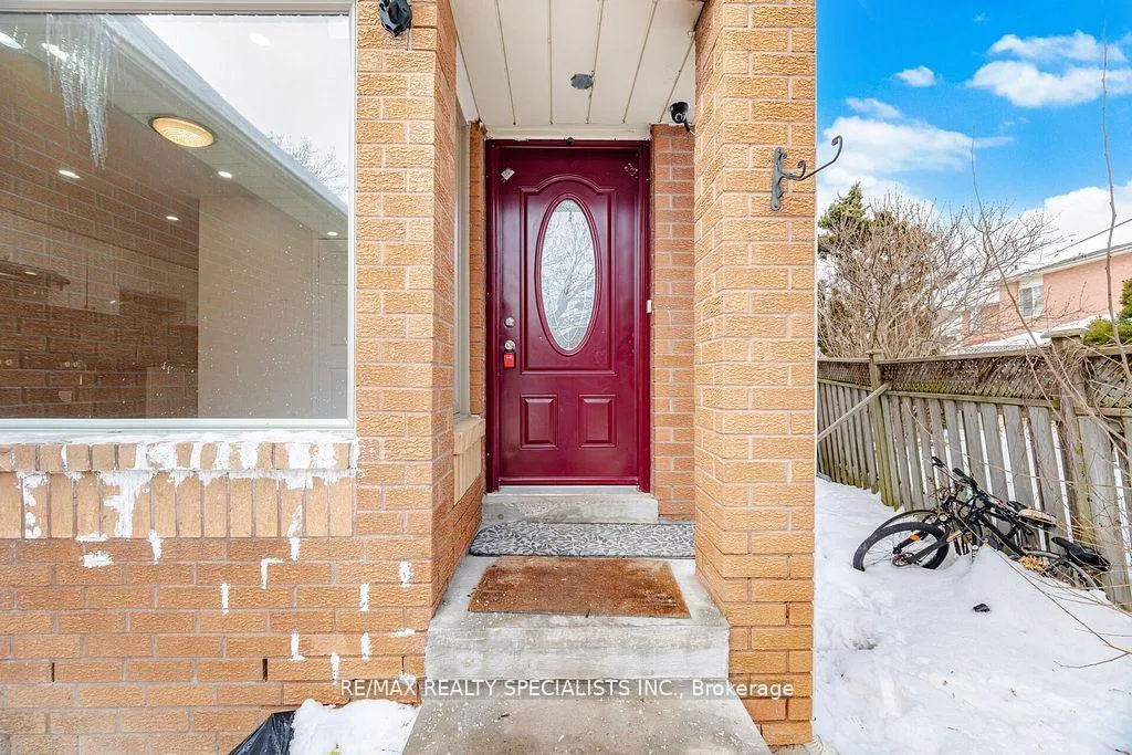 Photo 6 of 3 Mullis Crescent, Brampton, Fletcher's West — HOMEH
