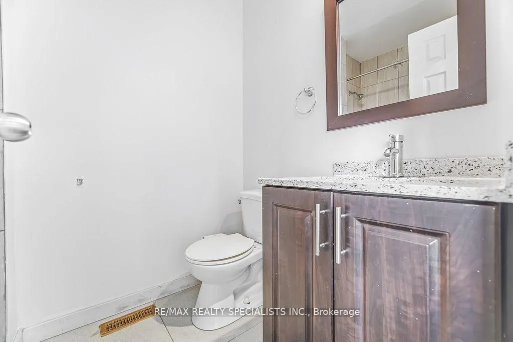 Photo 14 of 3 Mullis Crescent, Brampton, Fletcher's West — HOMEH