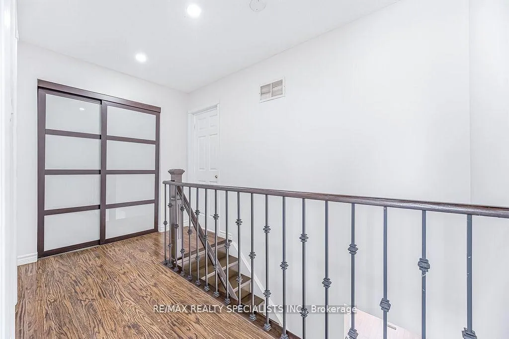 Photo 15 of 3 Mullis Crescent, Brampton, Fletcher's West — HOMEH