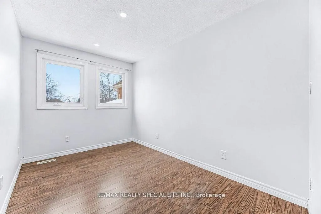 Photo 19 of 3 Mullis Crescent, Brampton, Fletcher's West — HOMEH