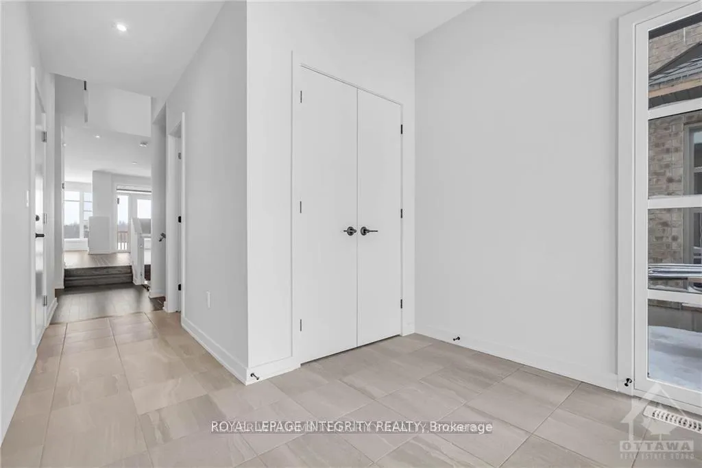 Photo 4 of 254 Shuttleworth Drive, Ottawa, Leitrim — HOMEH