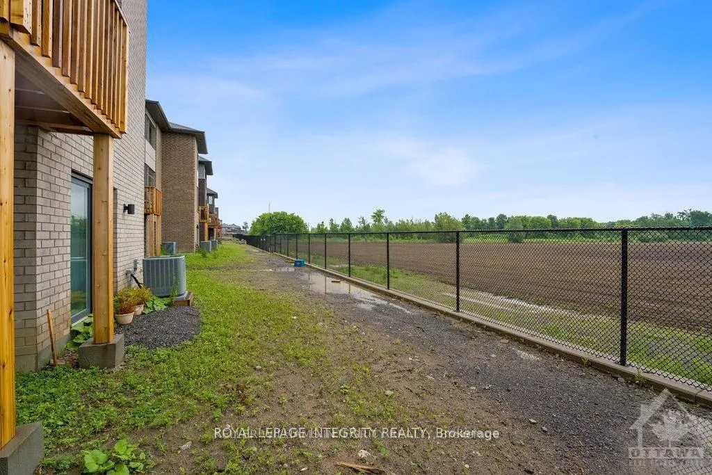 Photo 29 of 254 Shuttleworth Drive, Ottawa, Leitrim — HOMEH