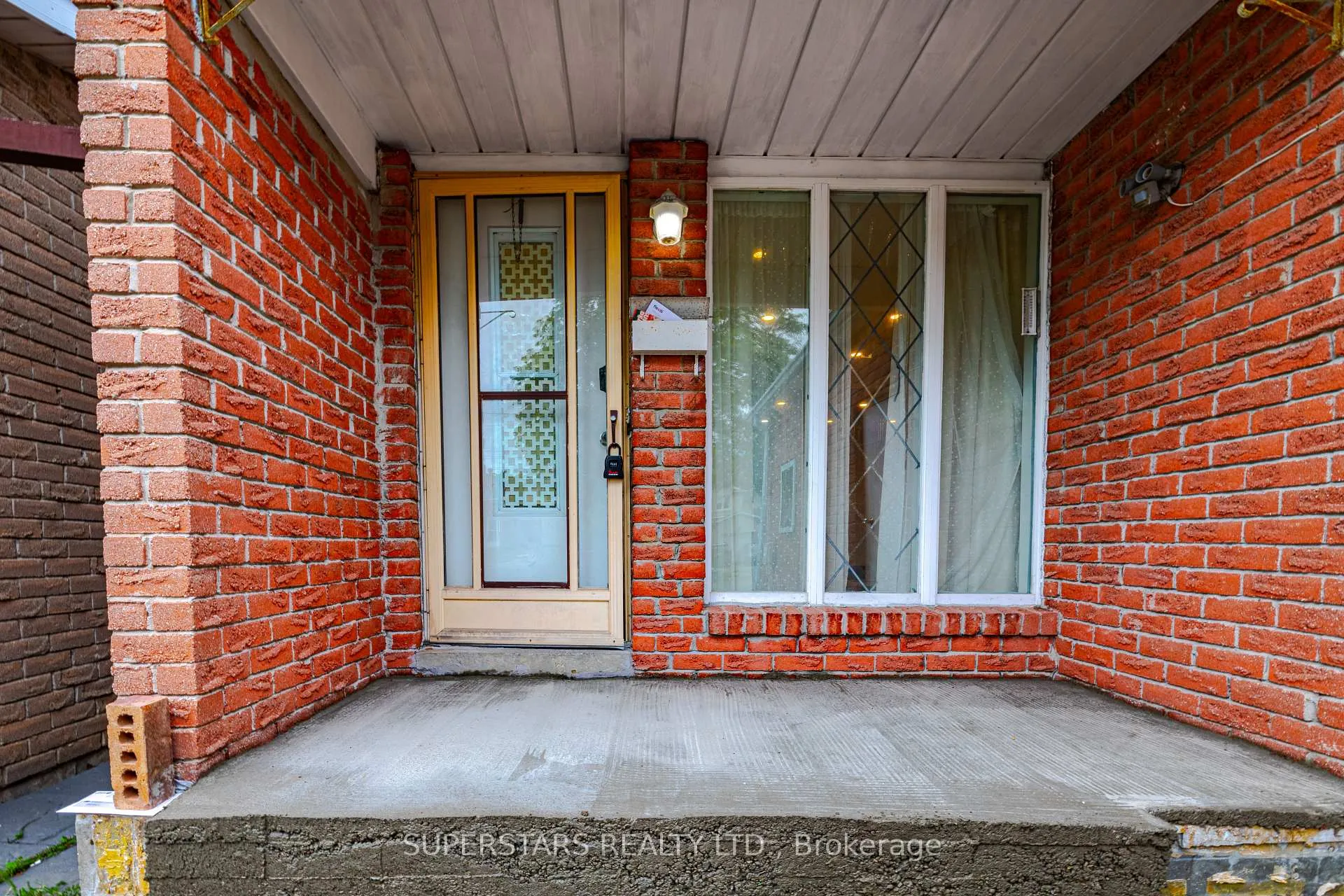 Photo 2 of 29 Sandy Haven Drive, Scarborough, Steeles — HOMEH
