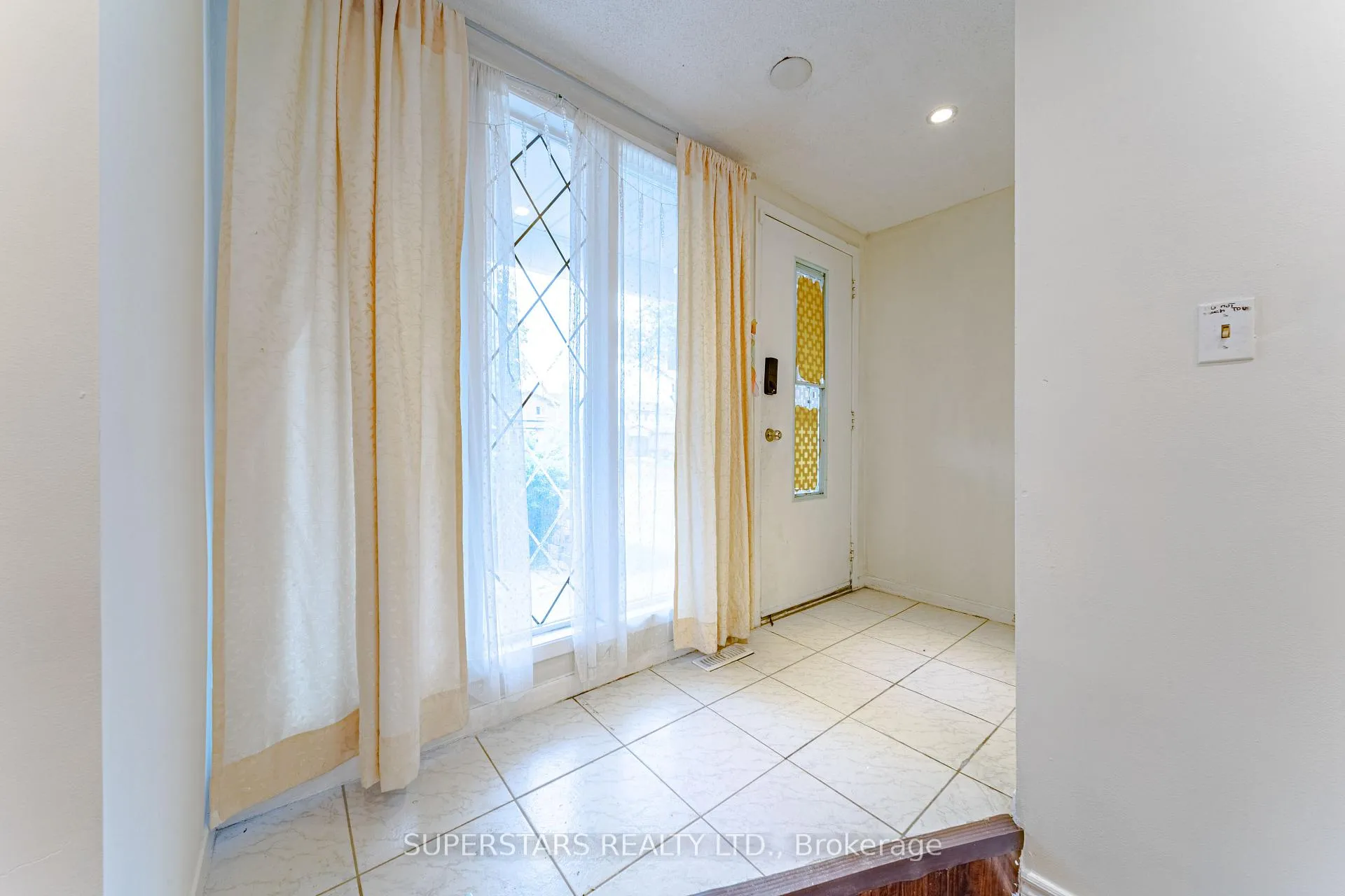 Photo 3 of 29 Sandy Haven Drive, Scarborough, Steeles — HOMEH