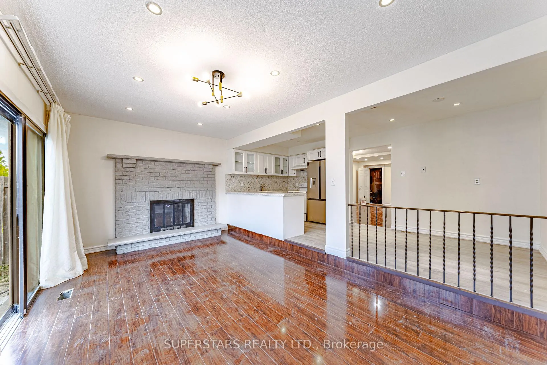 Photo 5 of 29 Sandy Haven Drive, Scarborough, Steeles — HOMEH