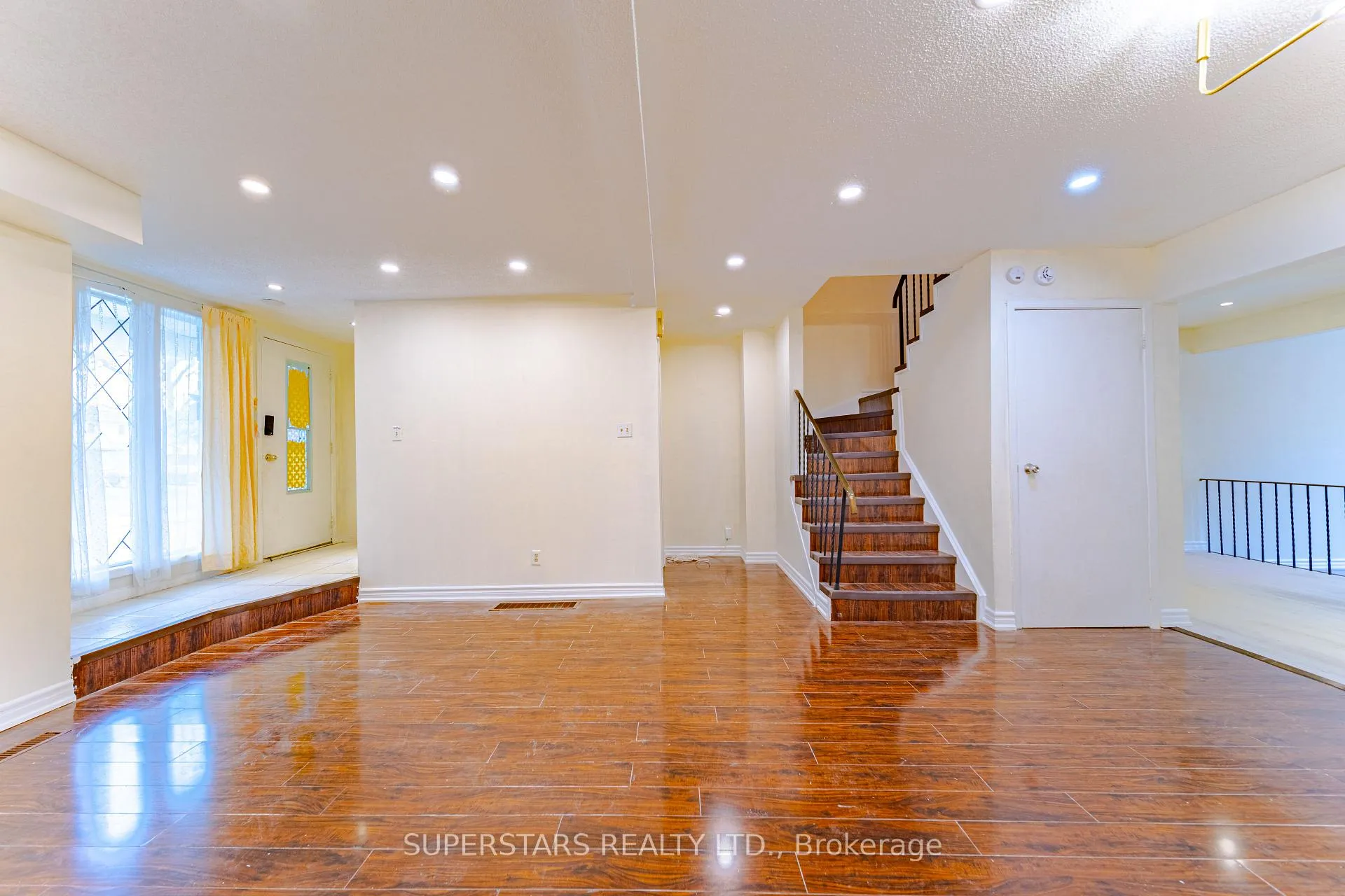 Photo 6 of 29 Sandy Haven Drive, Scarborough, Steeles — HOMEH