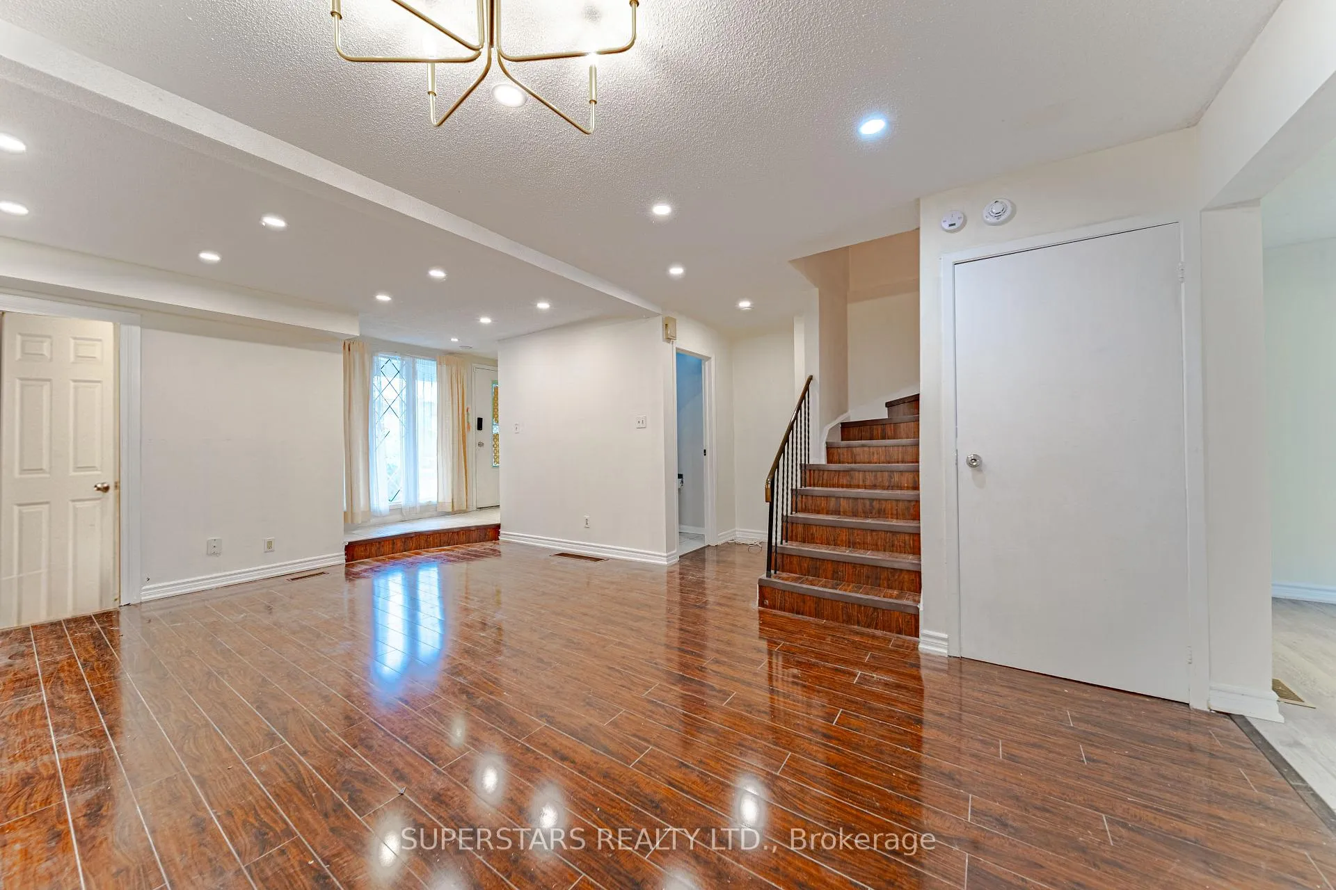 Photo 7 of 29 Sandy Haven Drive, Scarborough, Steeles — HOMEH