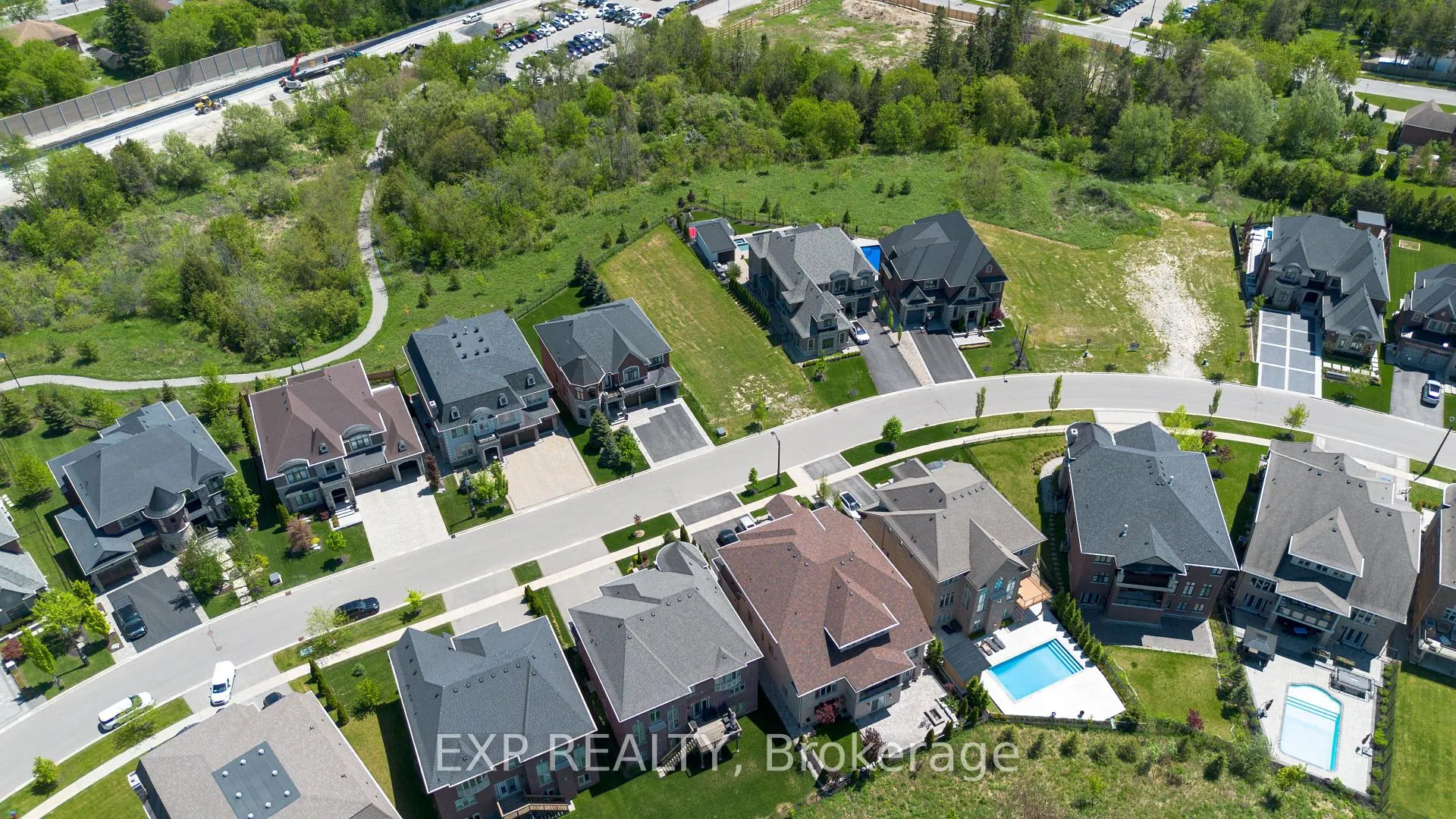 Photo 5 of 25 Hogan Court, King, King City — HOMEH