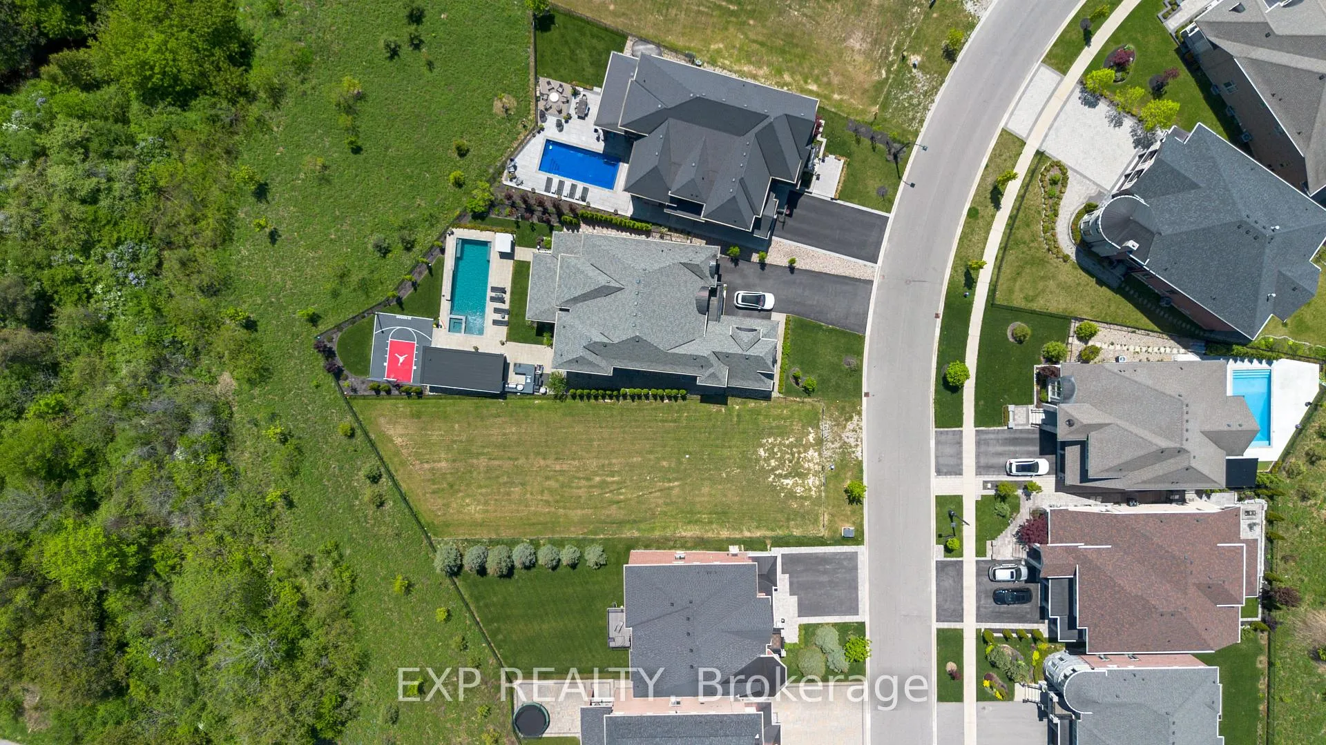 Photo 6 of 25 Hogan Court, King, King City — HOMEH