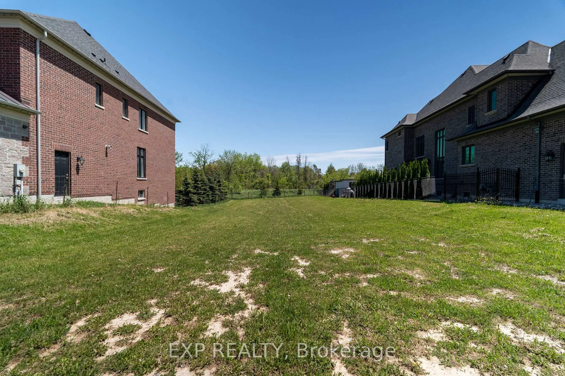 Photo 11 of 25 Hogan Court, King, King City — HOMEH