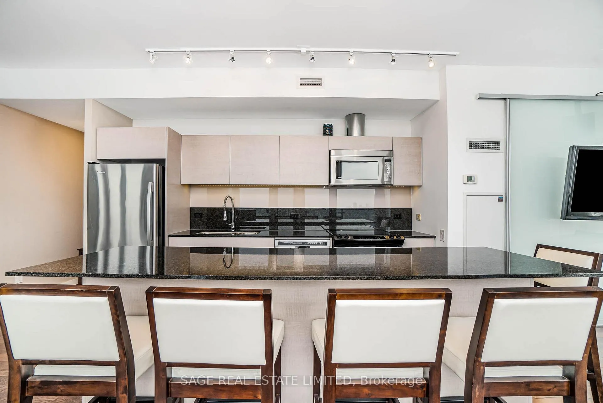 Photo 5 of Unit 3202, 70 Distillery Lane, Toronto, Waterfront Communities — HOMEH