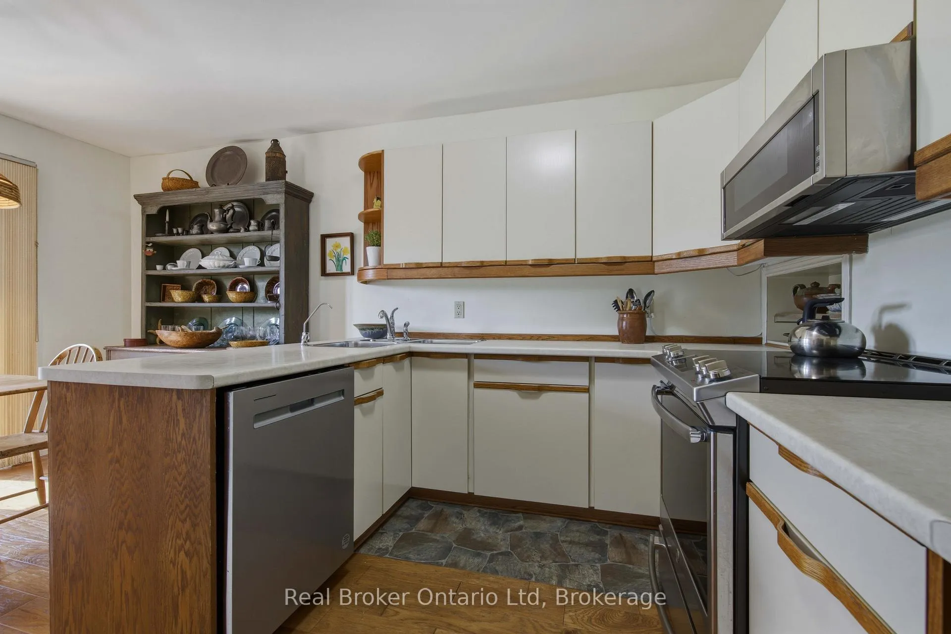 Photo 14 of 350 8th A Avenue E, Owen Sound — HOMEH