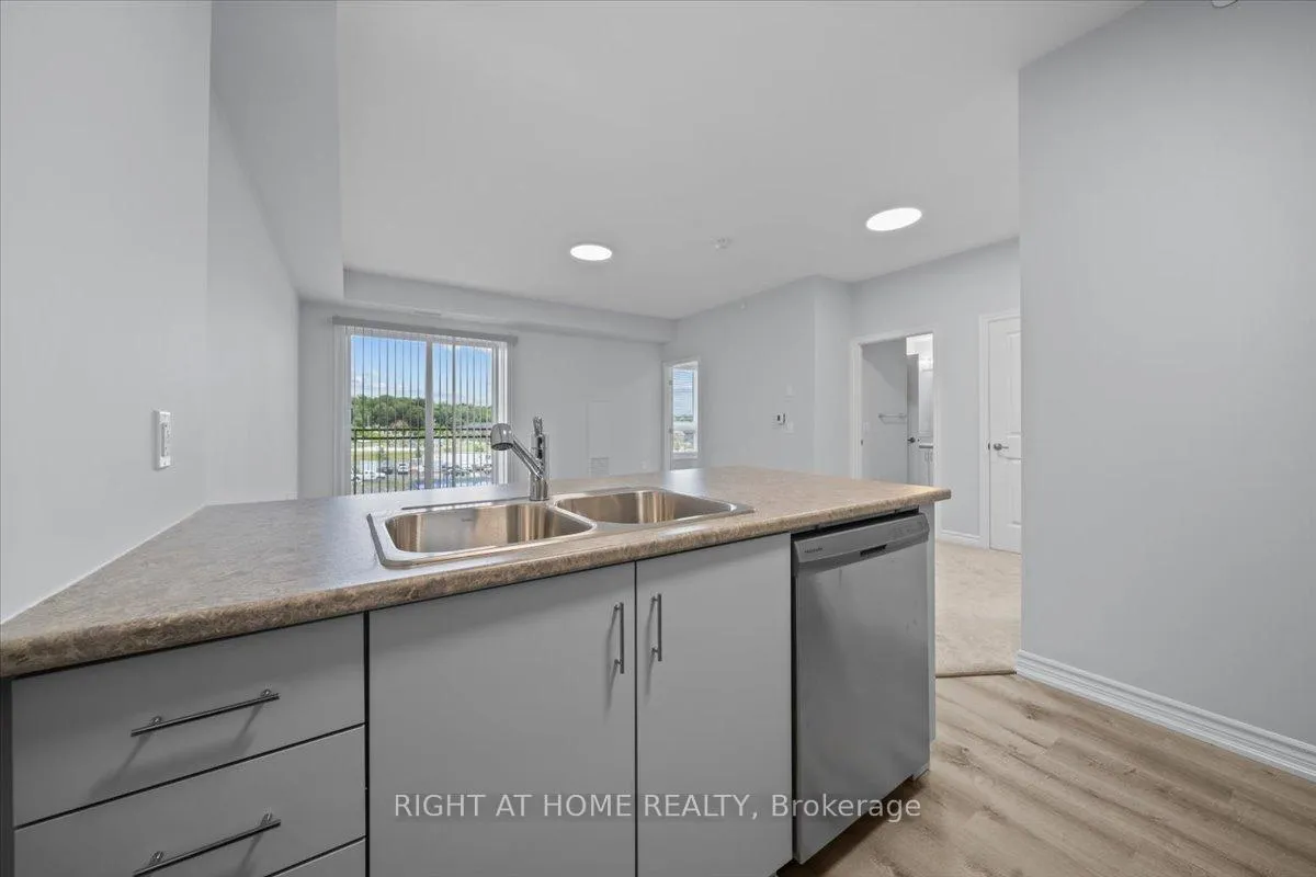 Photo 15 of Unit 306, 1350 Hemlock Road, Ottawa, Manor Park — HOMEH