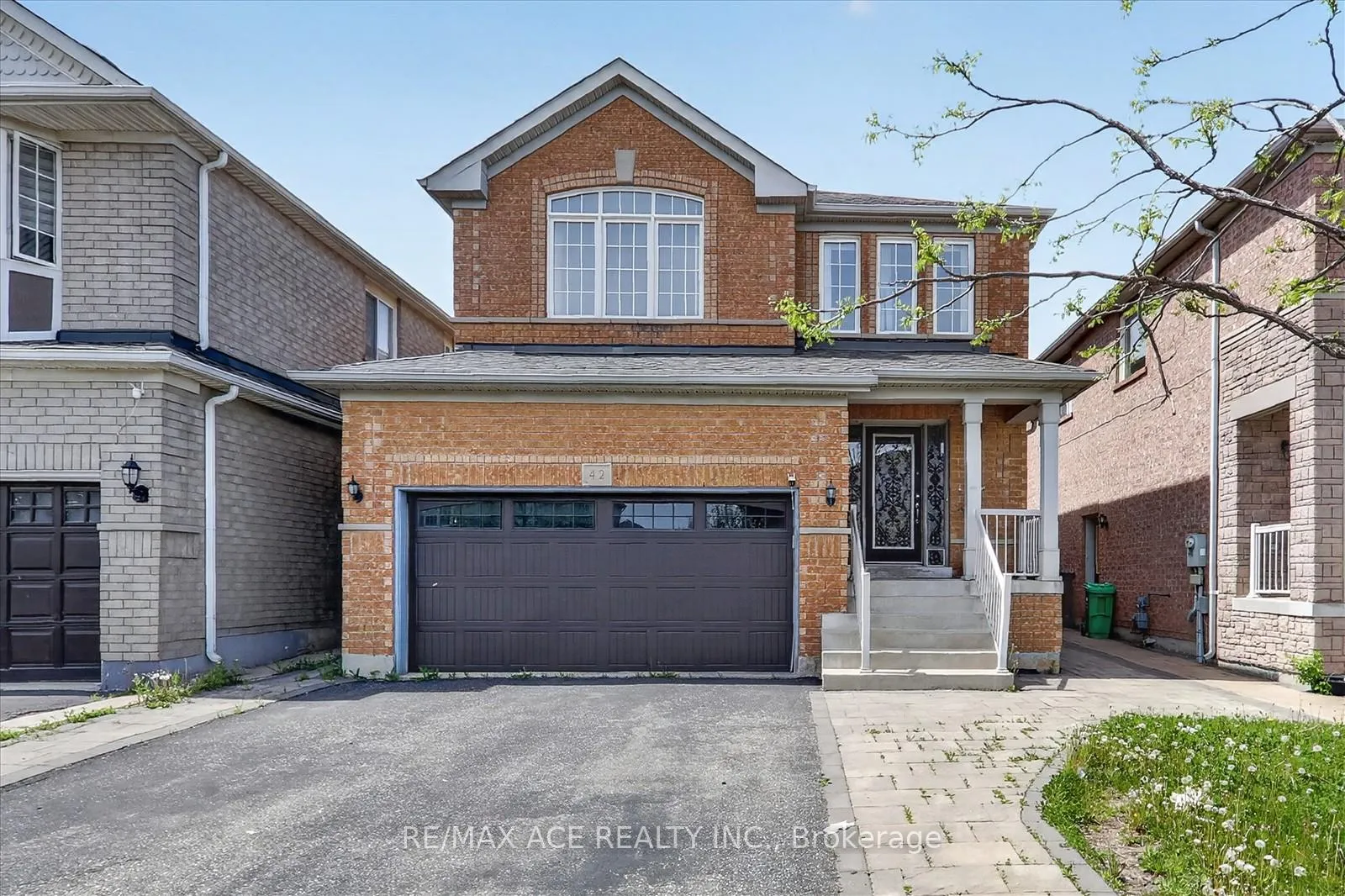 Photo 2 of 42 Feather Reed Way, Brampton, Sandringham-Wellington — HOMEH