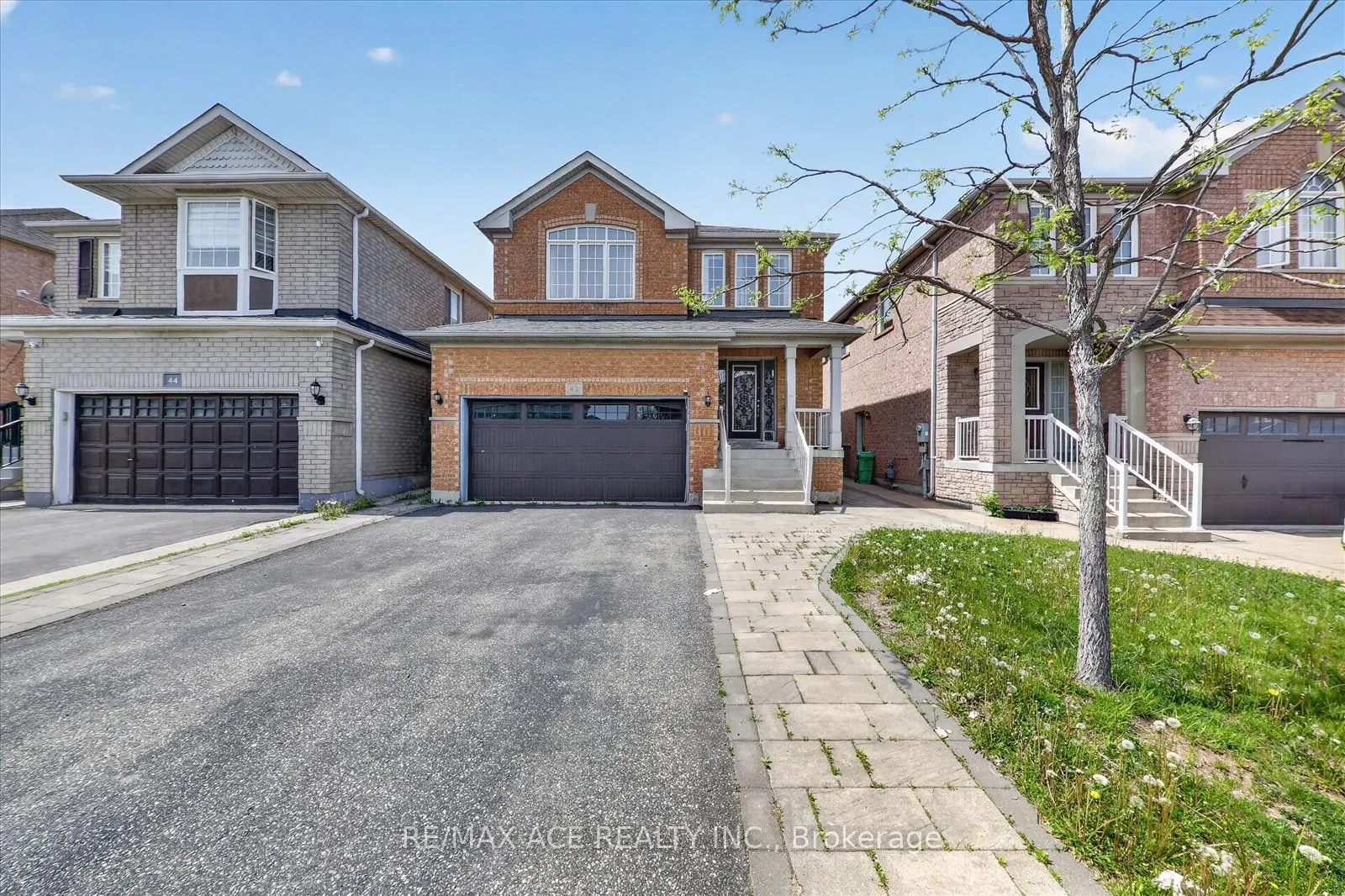 Photo 3 of 42 Feather Reed Way, Brampton, Sandringham-Wellington — HOMEH