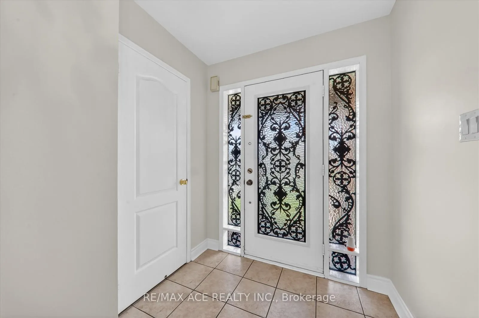 Photo 8 of 42 Feather Reed Way, Brampton, Sandringham-Wellington — HOMEH