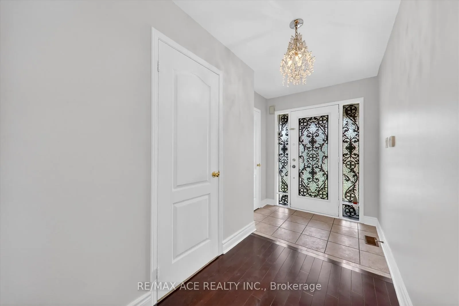 Photo 9 of 42 Feather Reed Way, Brampton, Sandringham-Wellington — HOMEH