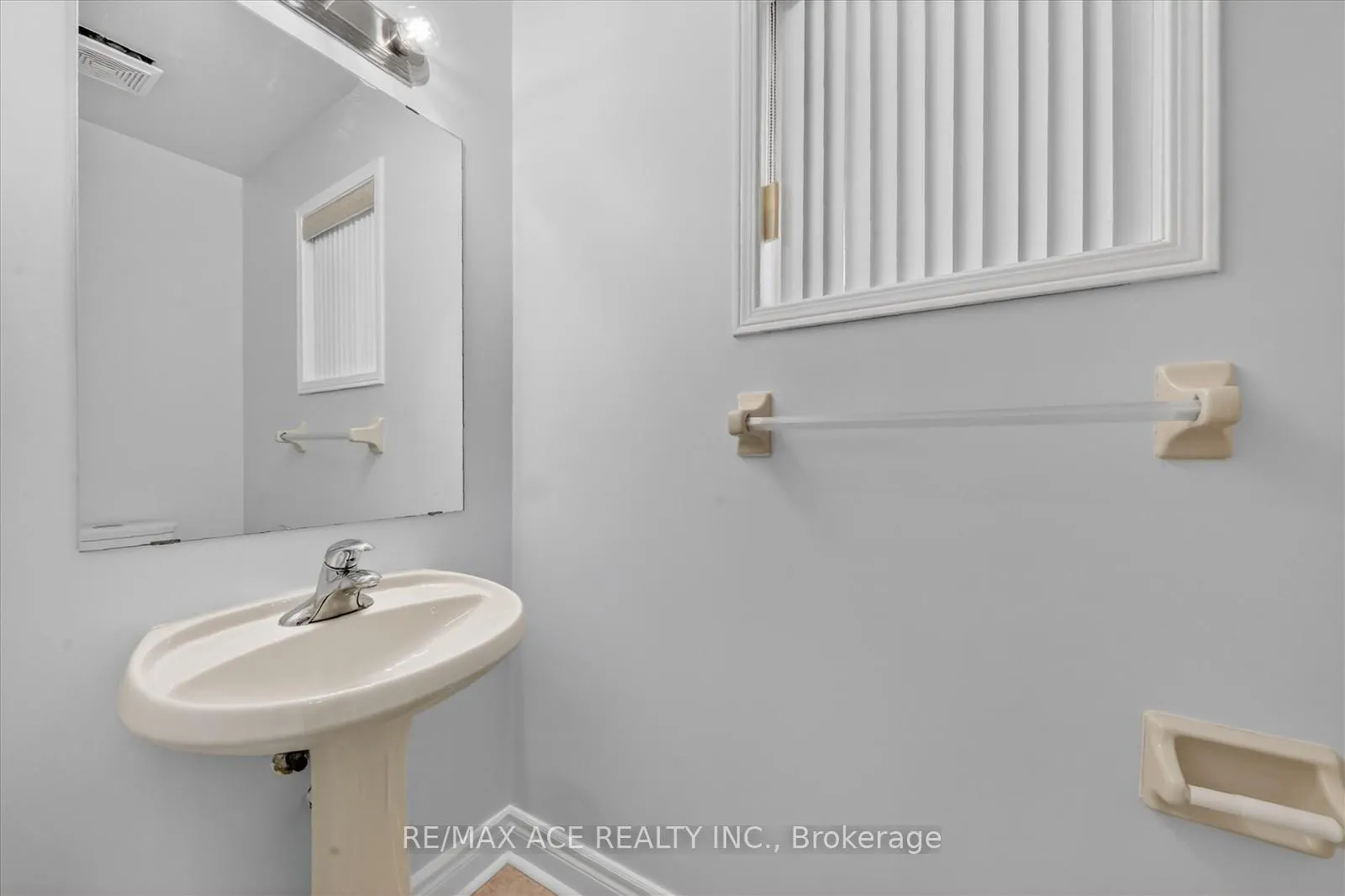 Photo 10 of 42 Feather Reed Way, Brampton, Sandringham-Wellington — HOMEH