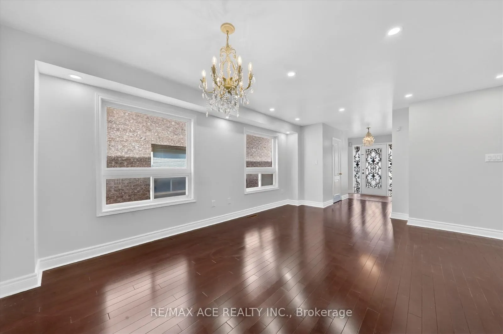 Photo 13 of 42 Feather Reed Way, Brampton, Sandringham-Wellington — HOMEH