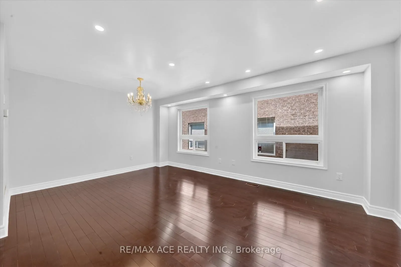 Photo 14 of 42 Feather Reed Way, Brampton, Sandringham-Wellington — HOMEH