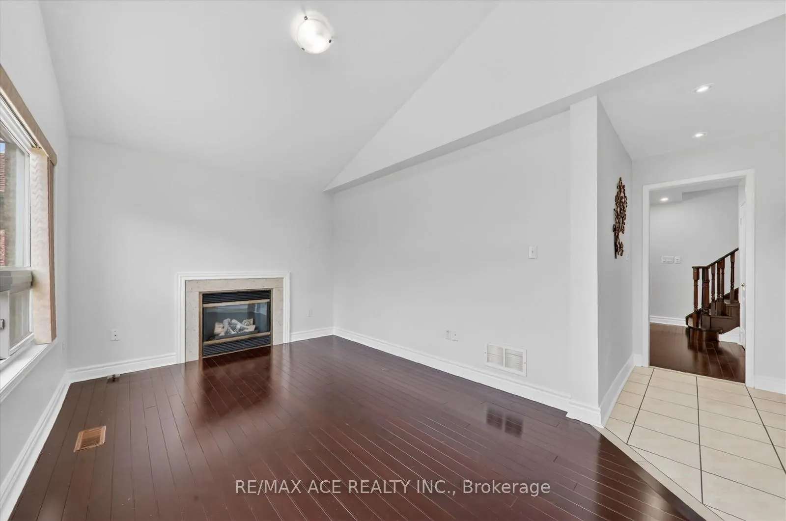 Photo 16 of 42 Feather Reed Way, Brampton, Sandringham-Wellington — HOMEH