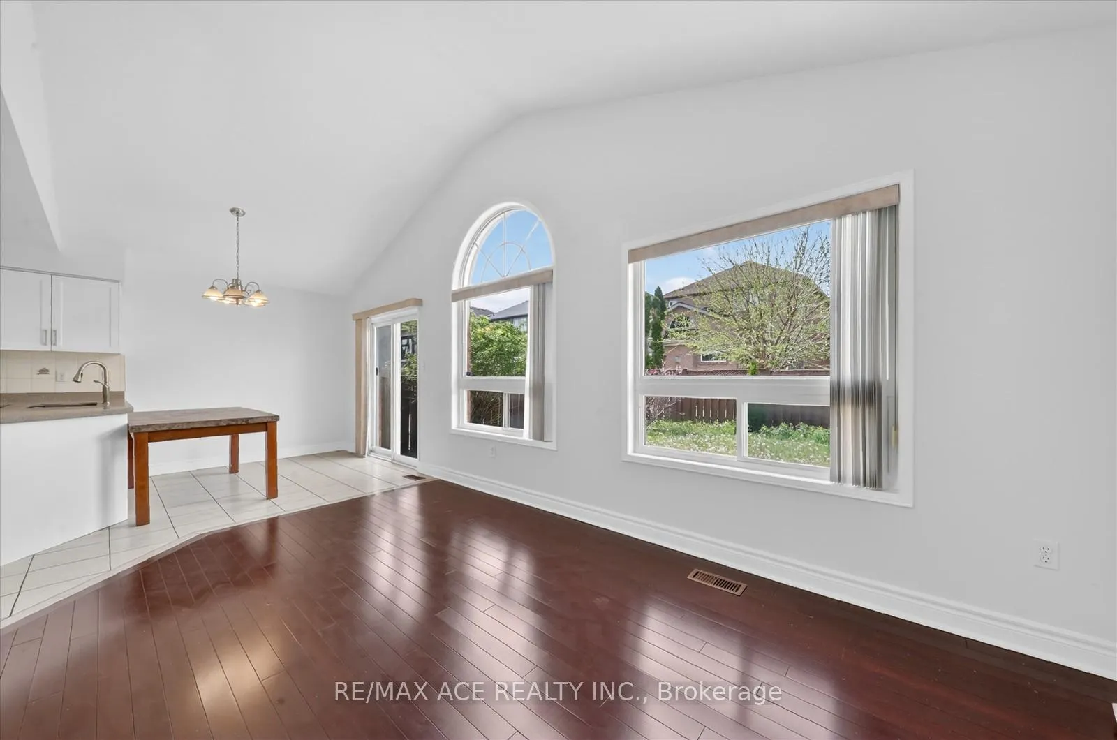 Photo 21 of 42 Feather Reed Way, Brampton, Sandringham-Wellington — HOMEH