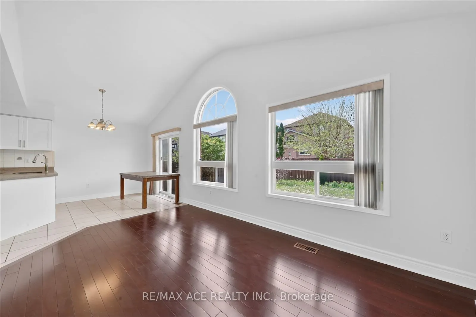 Photo 22 of 42 Feather Reed Way, Brampton, Sandringham-Wellington — HOMEH