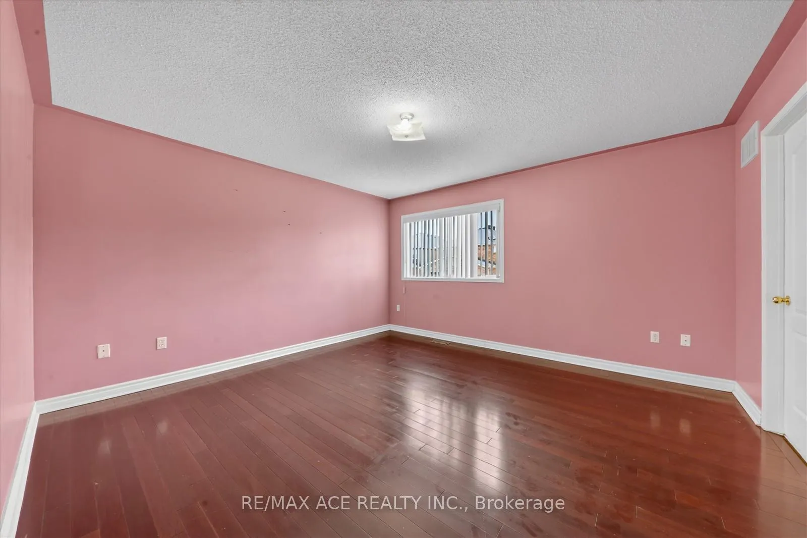 Photo 24 of 42 Feather Reed Way, Brampton, Sandringham-Wellington — HOMEH