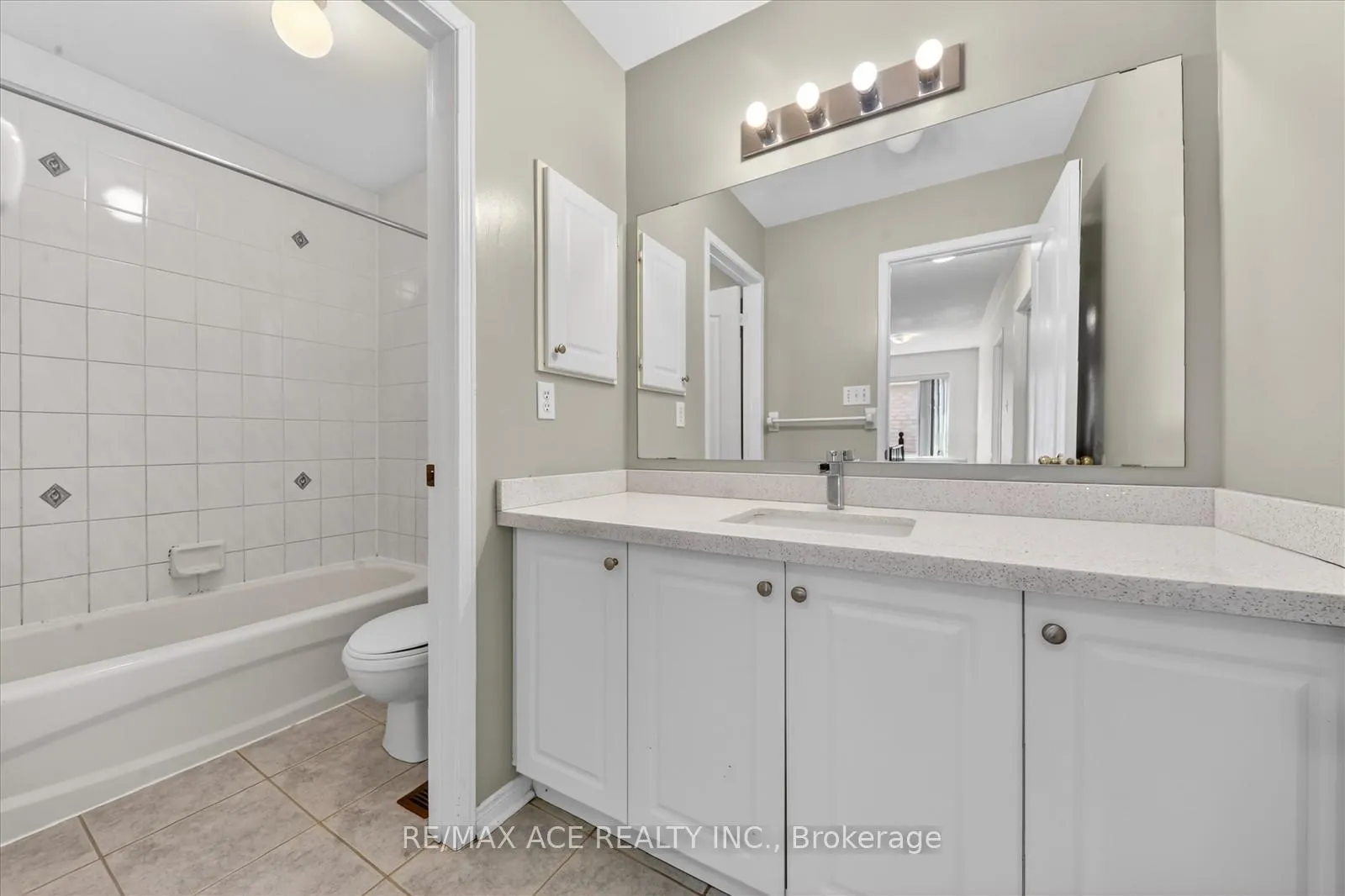 Photo 30 of 42 Feather Reed Way, Brampton, Sandringham-Wellington — HOMEH