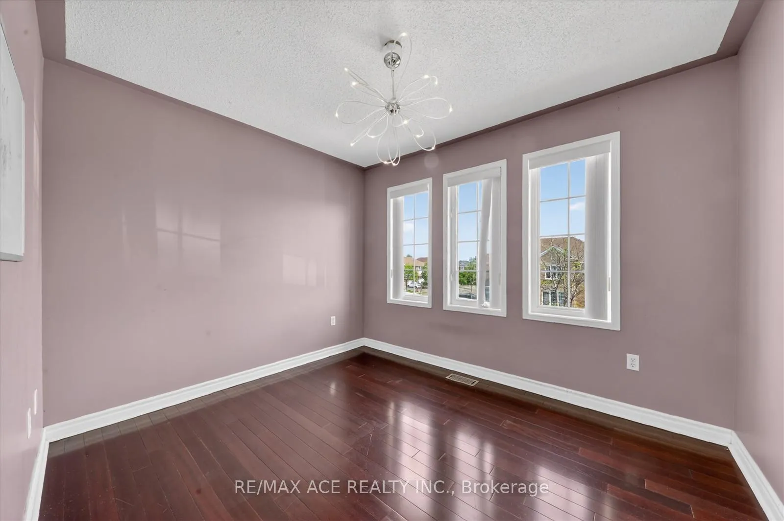 Photo 31 of 42 Feather Reed Way, Brampton, Sandringham-Wellington — HOMEH