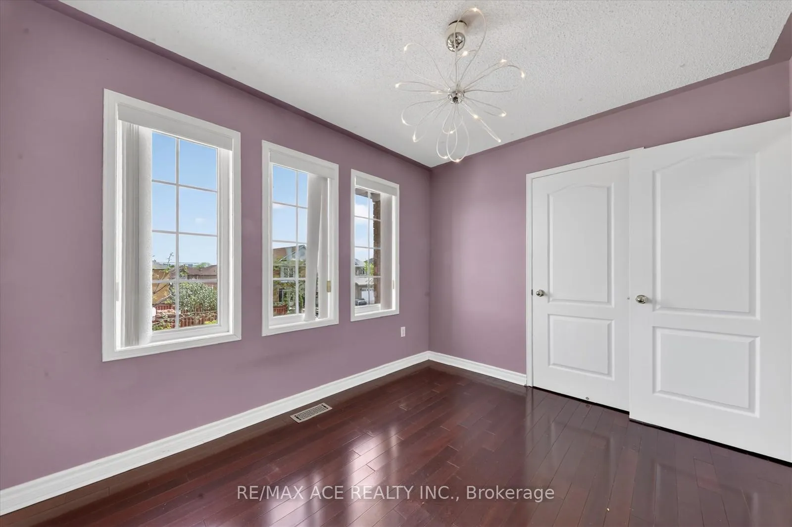 Photo 32 of 42 Feather Reed Way, Brampton, Sandringham-Wellington — HOMEH
