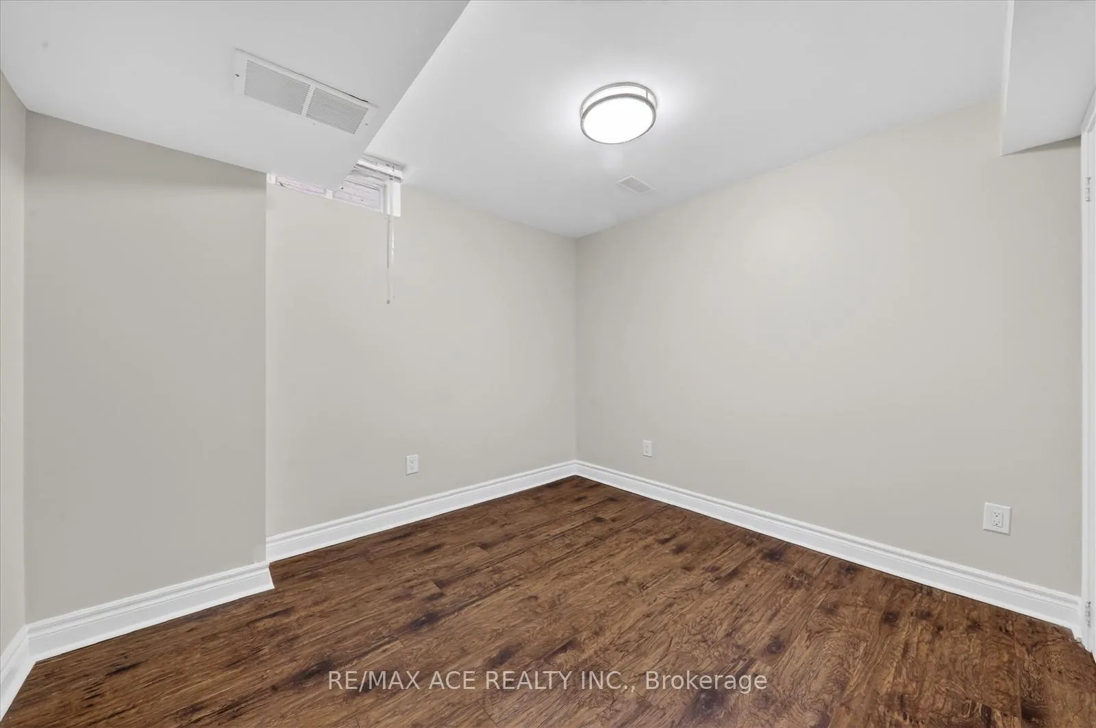Photo 40 of 42 Feather Reed Way, Brampton, Sandringham-Wellington — HOMEH