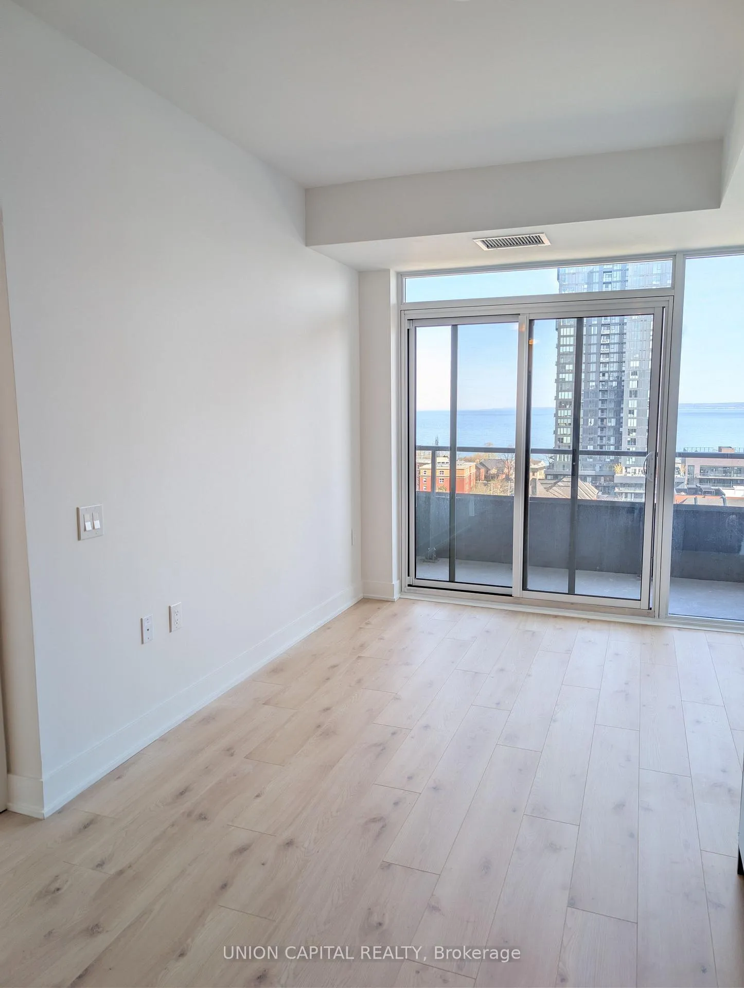 Photo 7 of Unit 1007, 2088 James Street, Burlington, Brant — HOMEH
