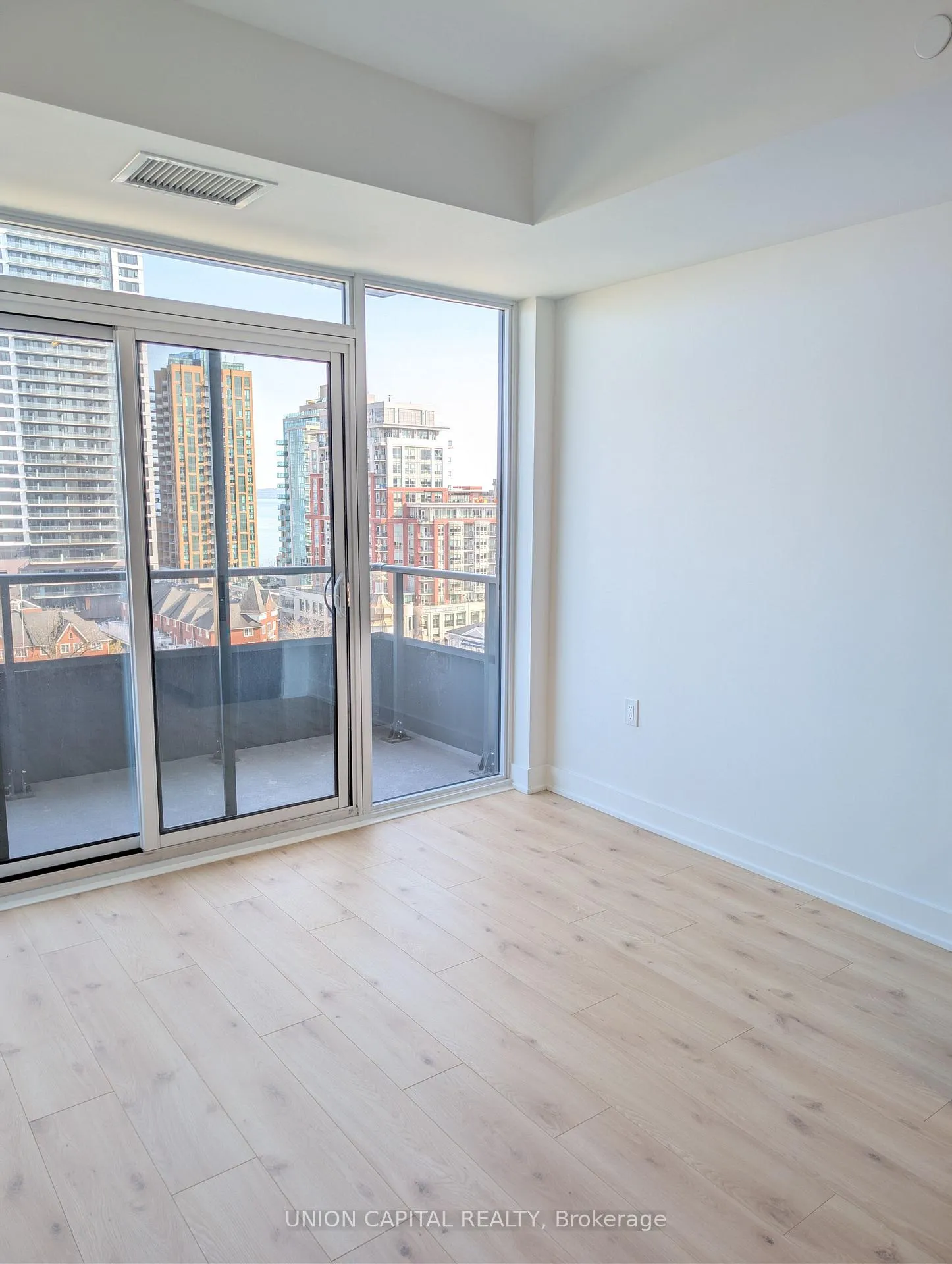 Photo 8 of Unit 1007, 2088 James Street, Burlington, Brant — HOMEH