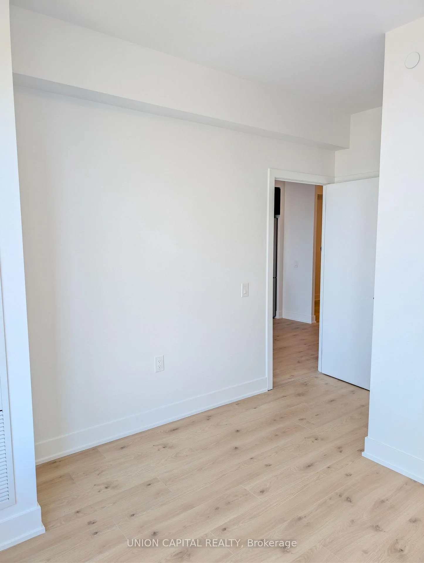 Photo 15 of Unit 1007, 2088 James Street, Burlington, Brant — HOMEH