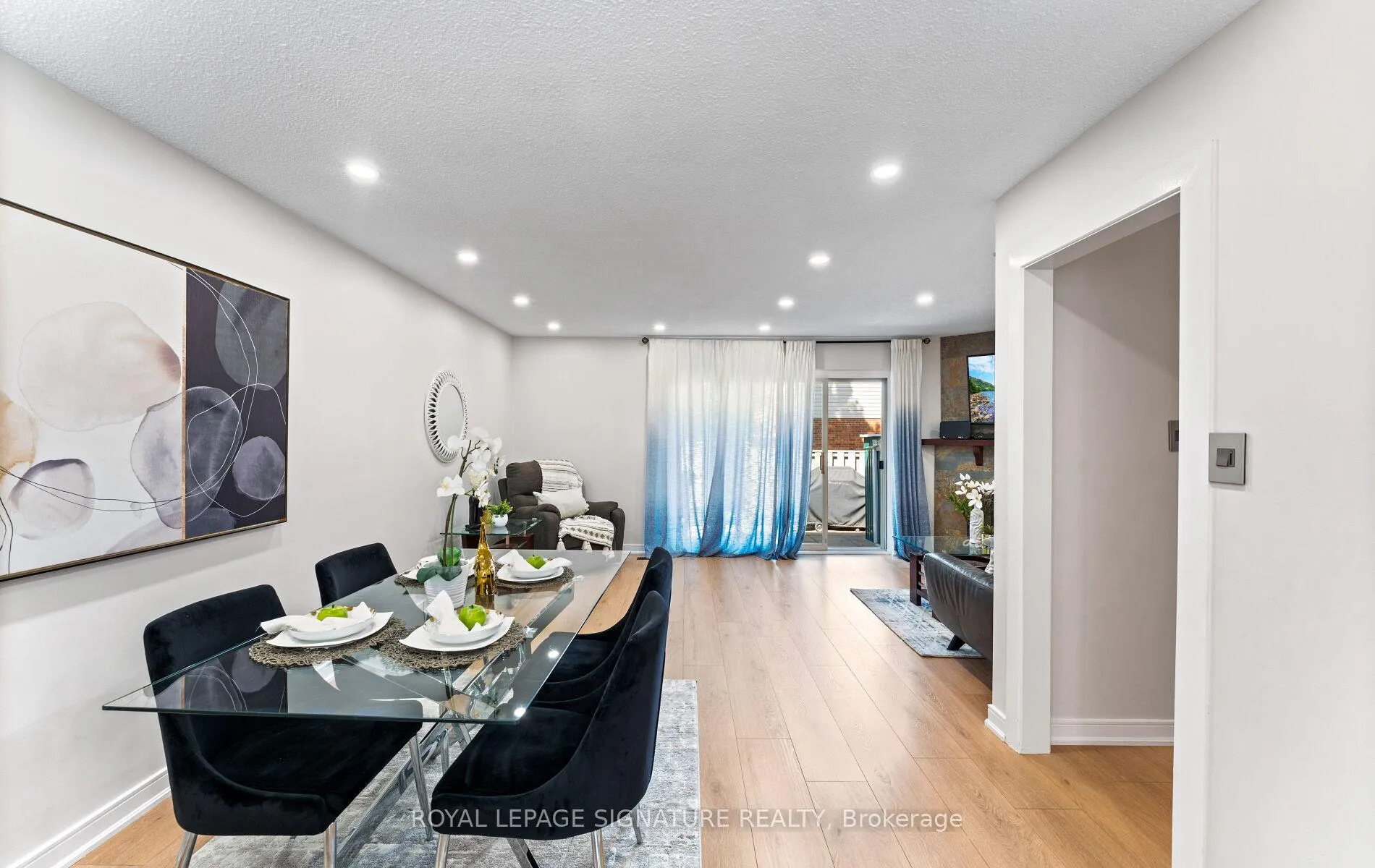 Photo 10 of Unit 91, 270 Timberbank Boulevard, Scarborough, L'Amoreaux — HOMEH