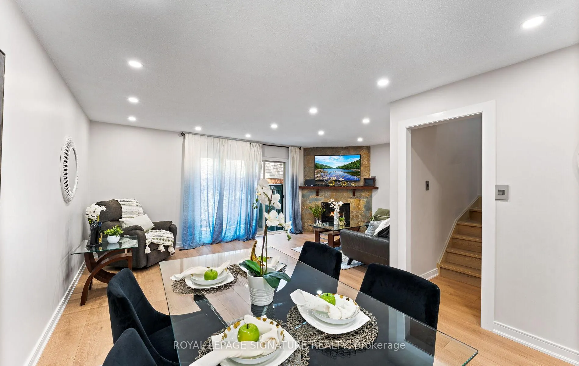 Photo 11 of Unit 91, 270 Timberbank Boulevard, Scarborough, L'Amoreaux — HOMEH