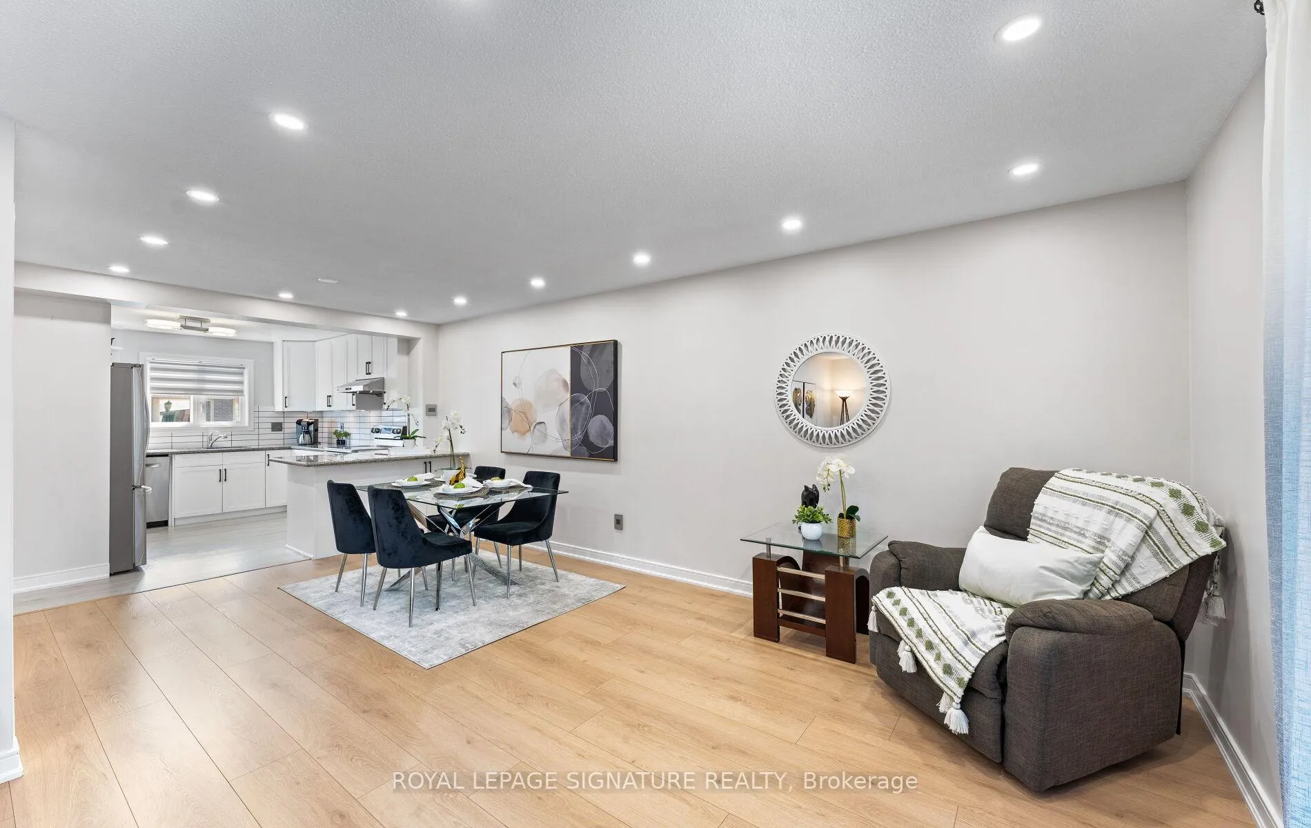 Photo 12 of Unit 91, 270 Timberbank Boulevard, Scarborough, L'Amoreaux — HOMEH