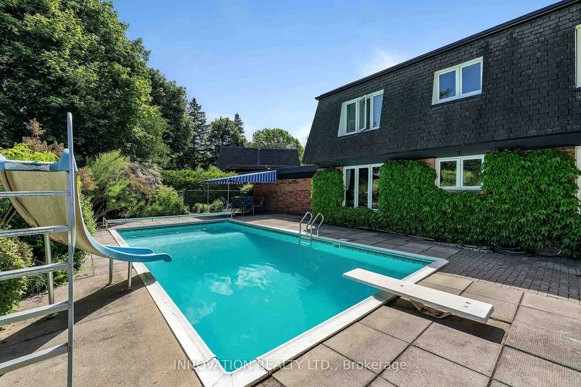 Photo 27 of 8 Sandwell Crescent, Ottawa, Kanata - Beaverbrook — HOMEH