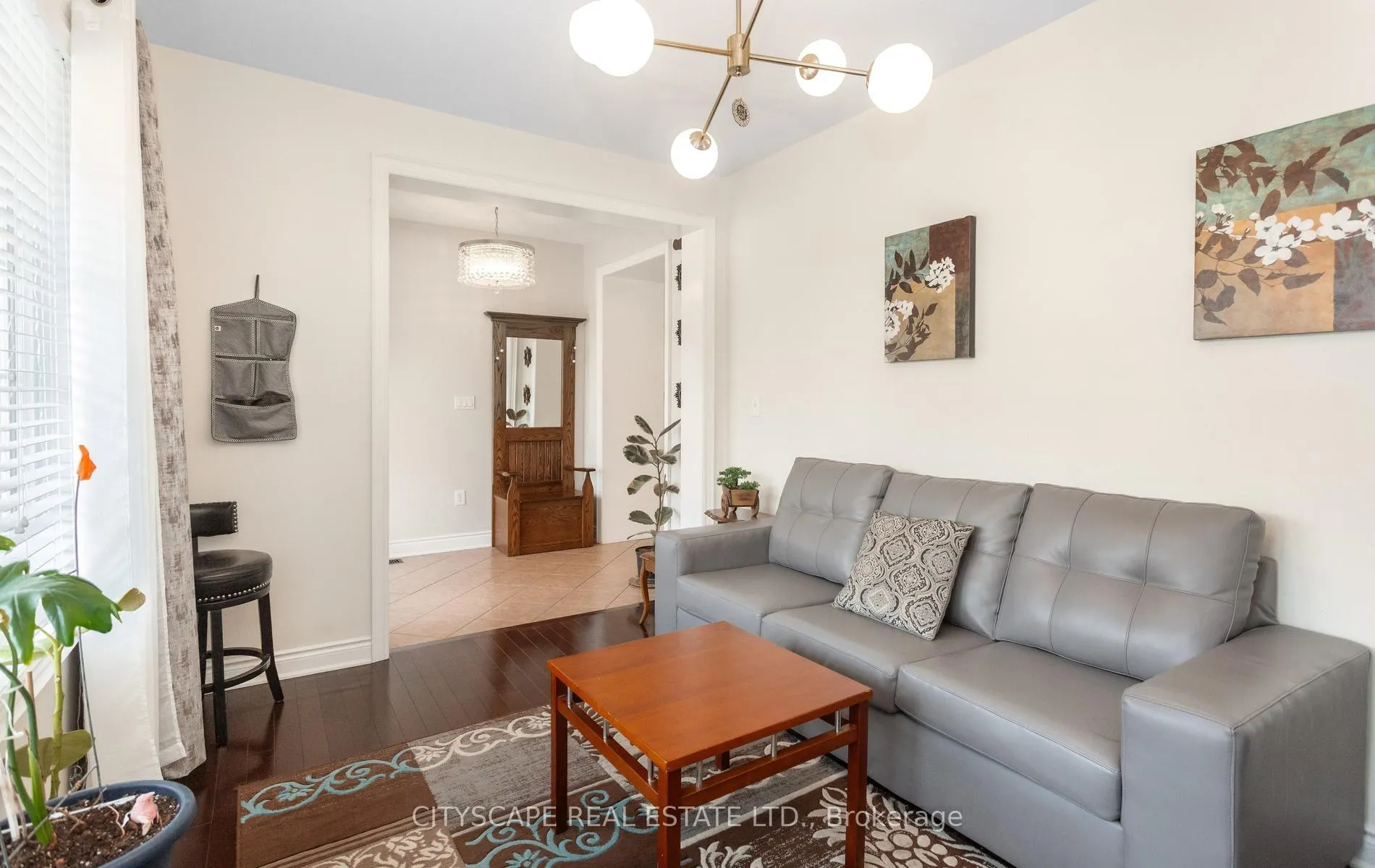Photo 5 of 20 Lands Court, Cambridge, Silver Heights — HOMEH