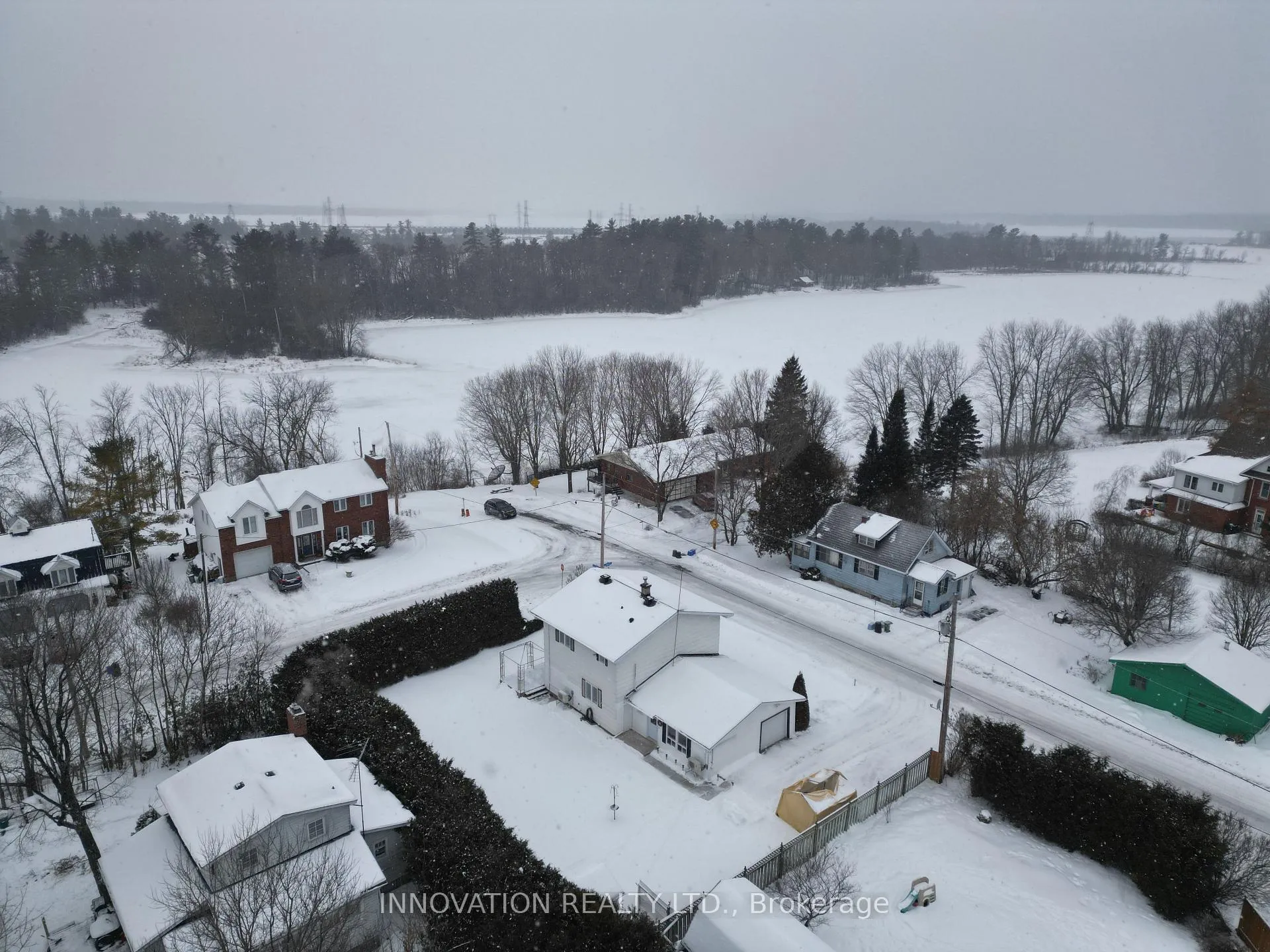 Photo 9 of 108 Crossland Drive, Ottawa, Fitzroy — HOMEH