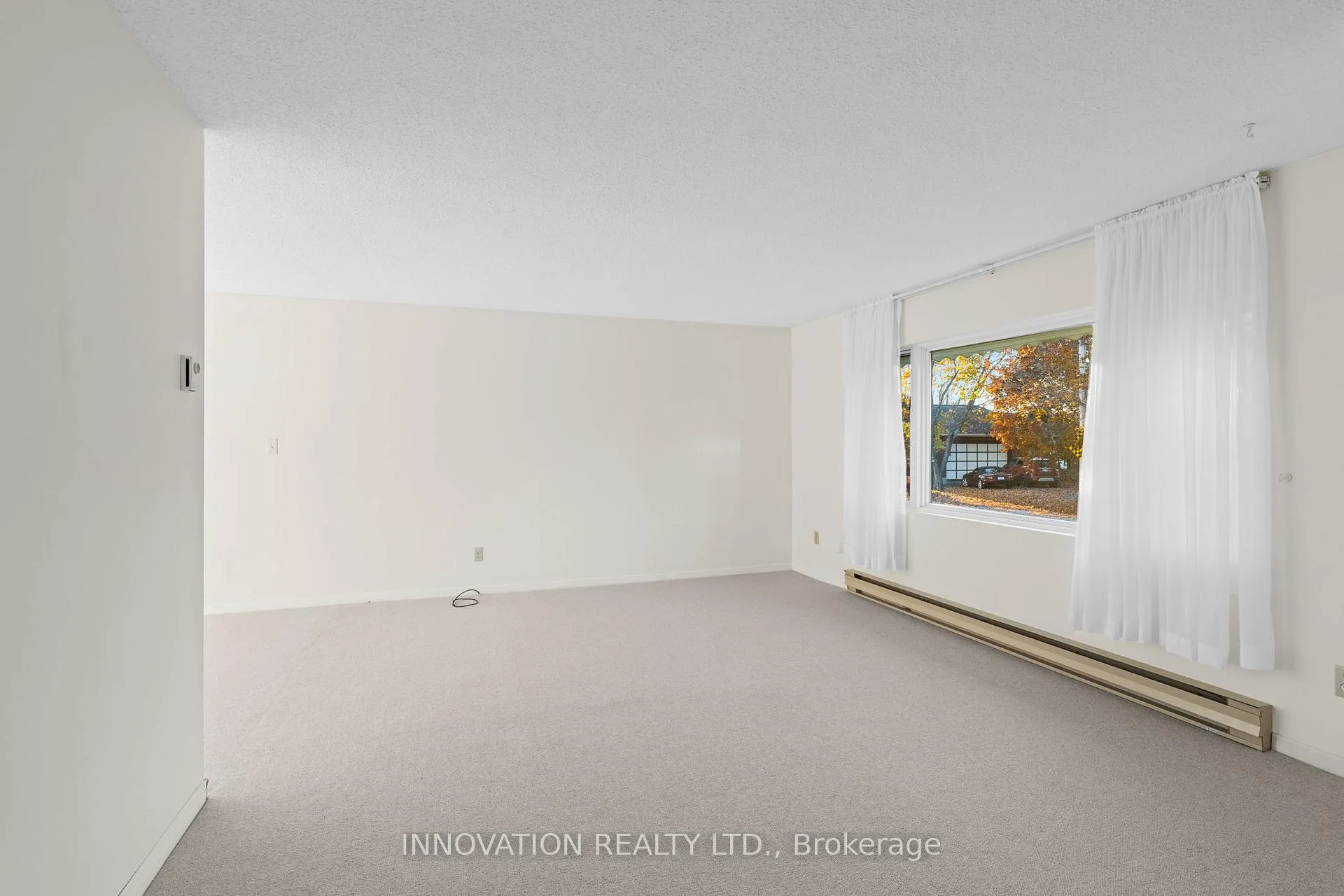 Photo 11 of 108 Crossland Drive, Ottawa, Fitzroy — HOMEH