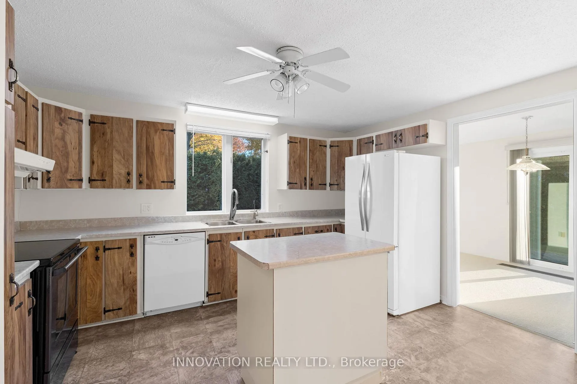 Photo 17 of 108 Crossland Drive, Ottawa, Fitzroy — HOMEH