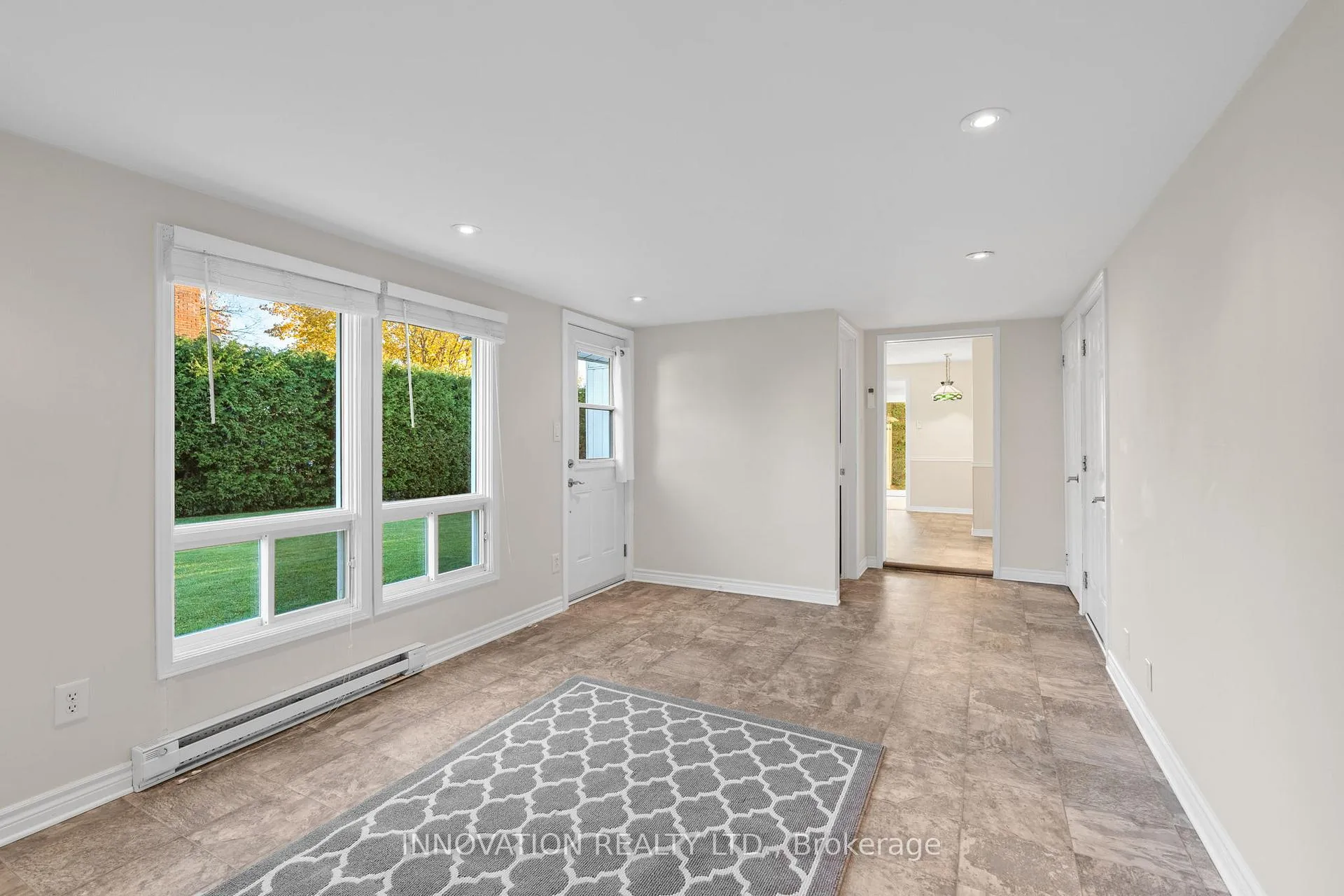 Photo 23 of 108 Crossland Drive, Ottawa, Fitzroy — HOMEH