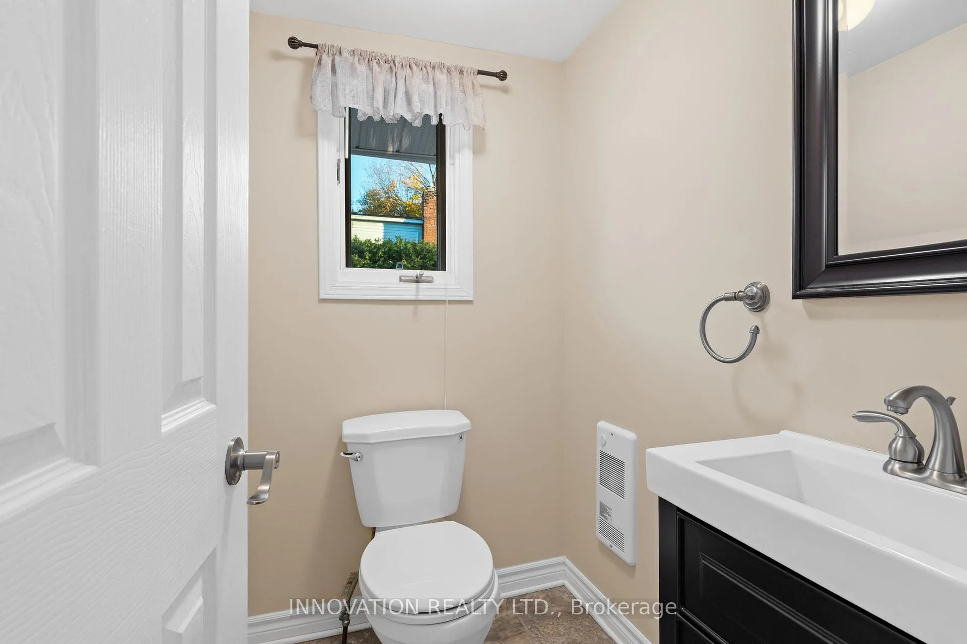 Photo 24 of 108 Crossland Drive, Ottawa, Fitzroy — HOMEH