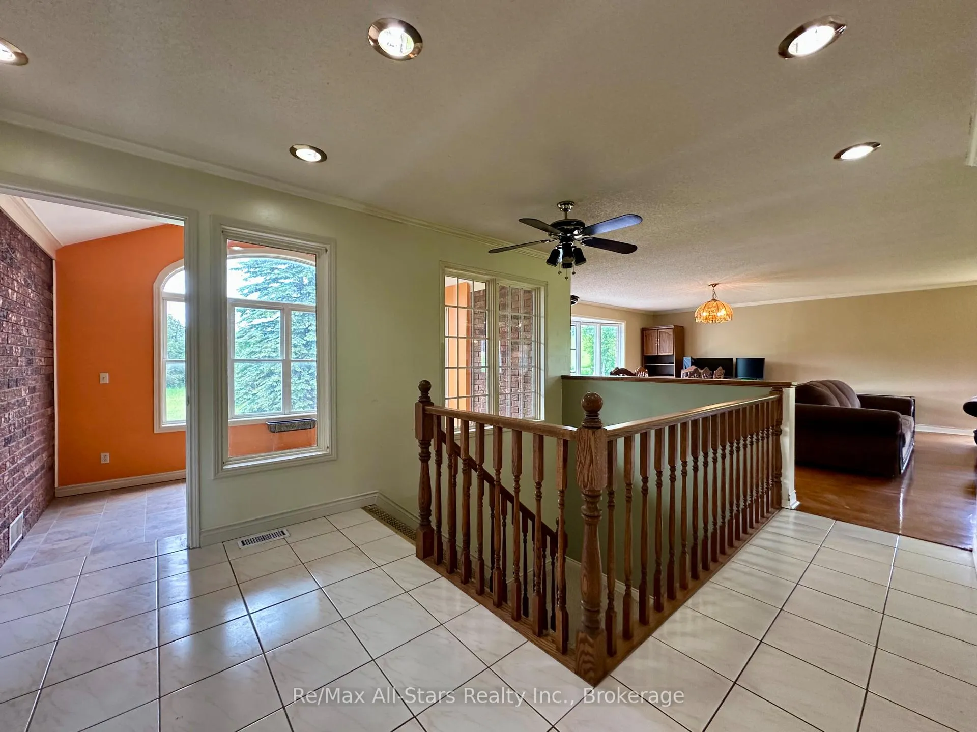 Photo 2 of 272 Providence Road, Kawartha Lakes, Verulam — HOMEH
